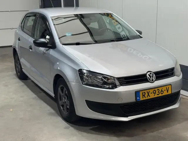 Volkswagen Polo view 3