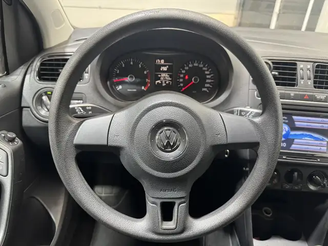 Volkswagen Polo view 12