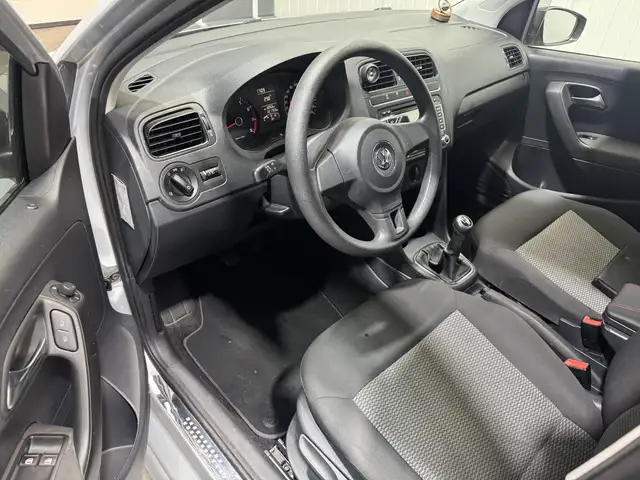 Volkswagen Polo view 10