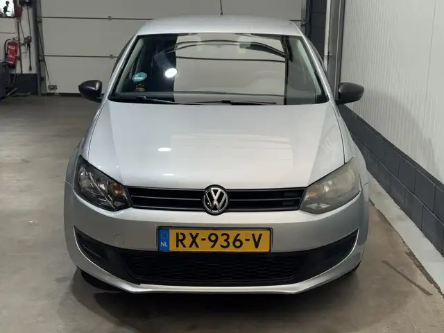 Volkswagen Polo view 2