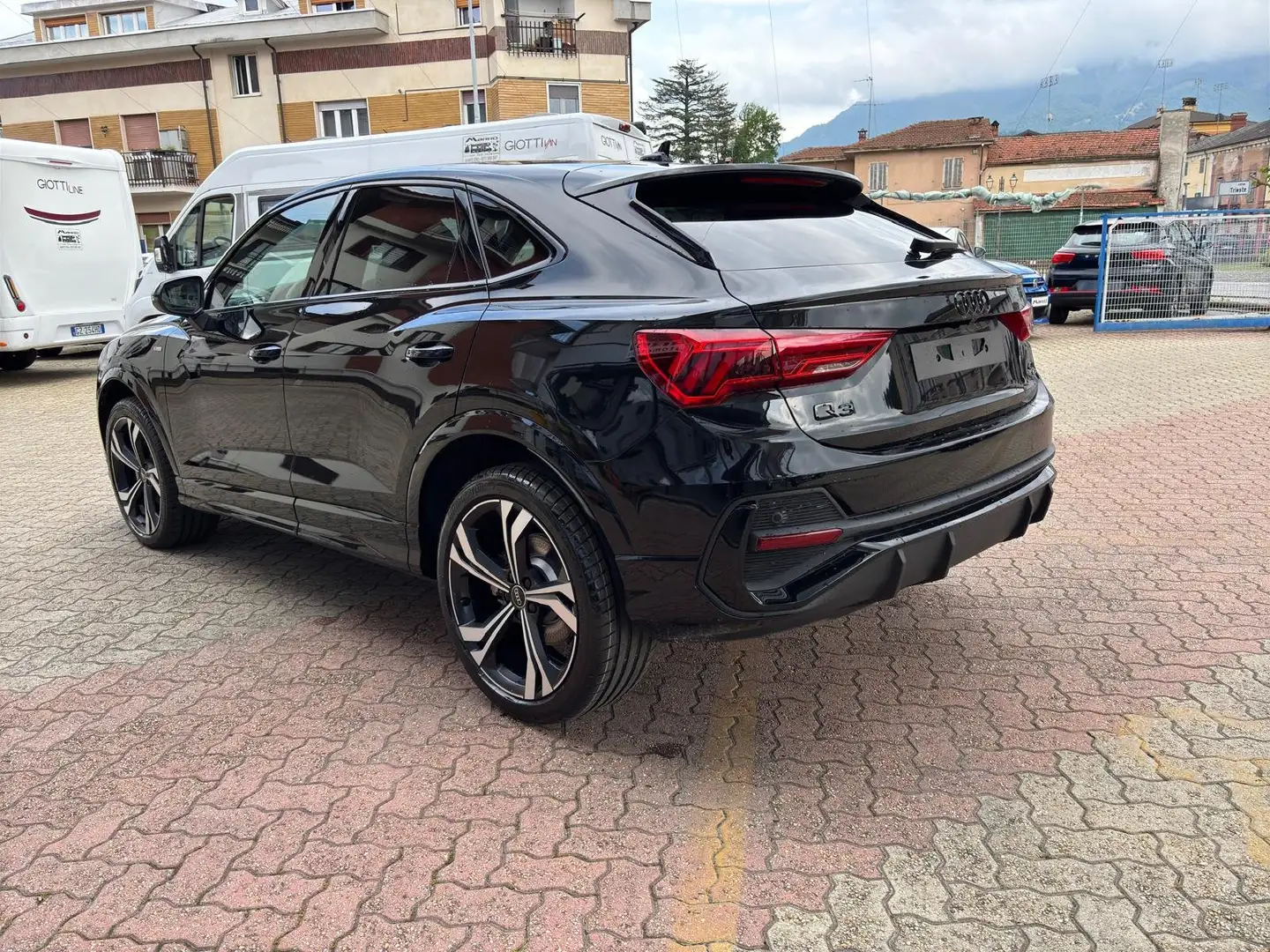 Audi Q3 Q3 35 tdi Identity Black 20" +pelle+tetto panorama Negro - 2