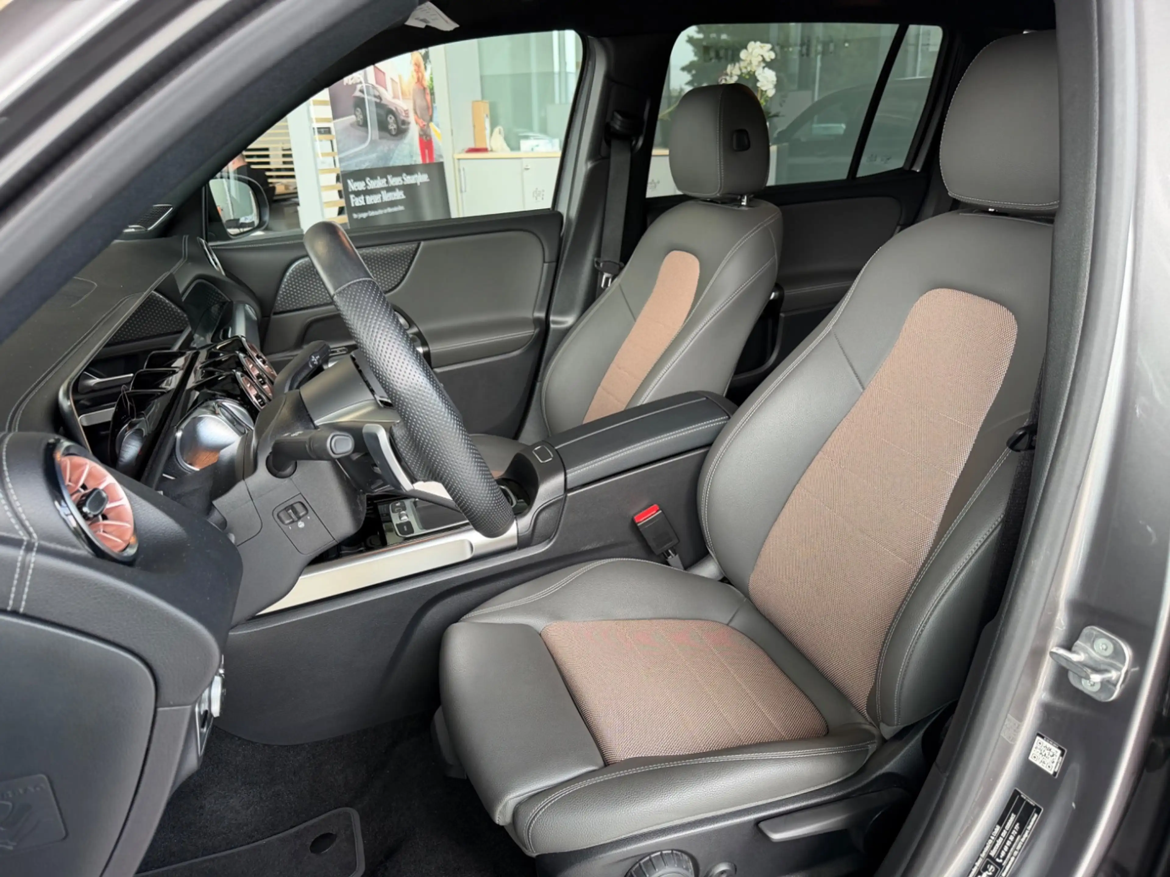 Mercedes-Benz EQB 300 4Matic 360°+Burmester+Distronic+Spur — photo 8