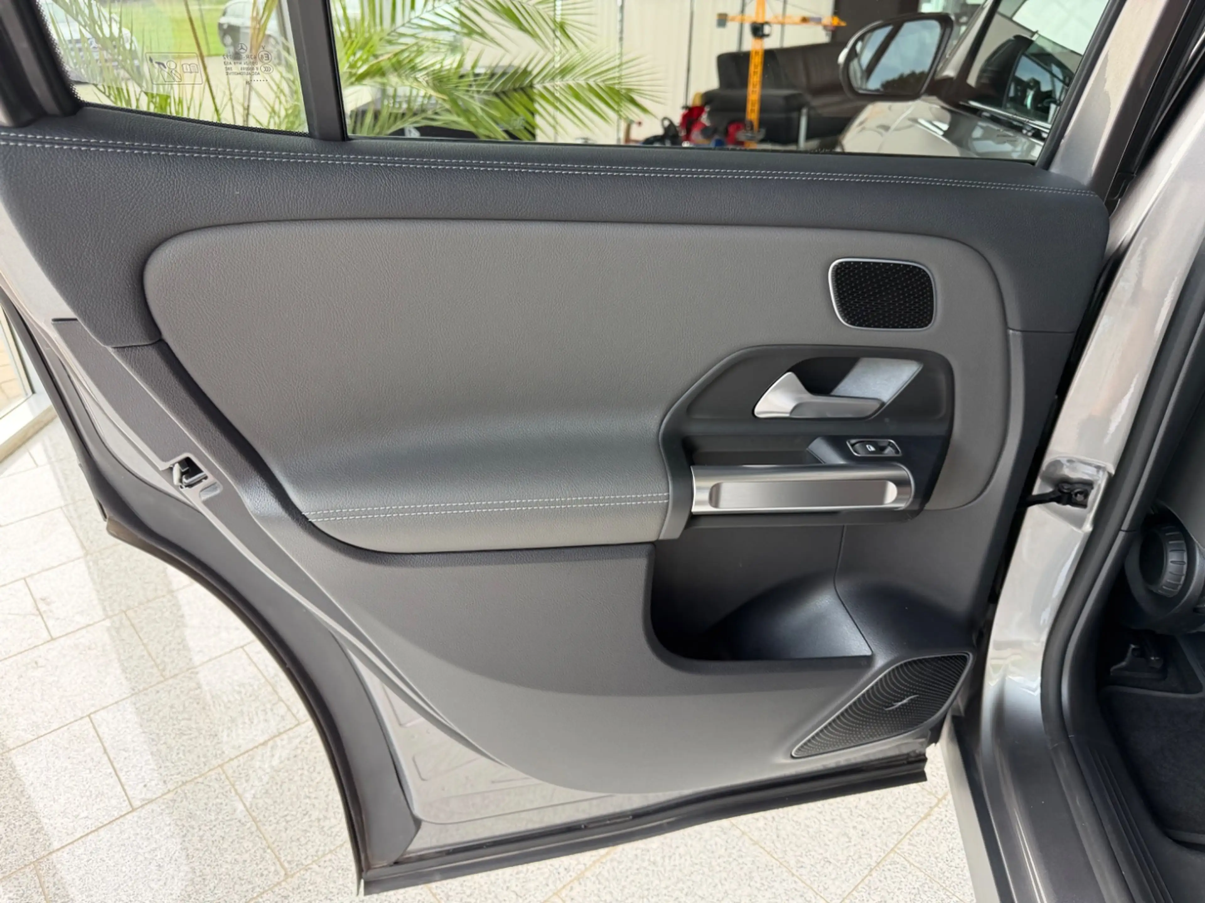 Mercedes-Benz EQB 300 4Matic 360°+Burmester+Distronic+Spur — photo 9