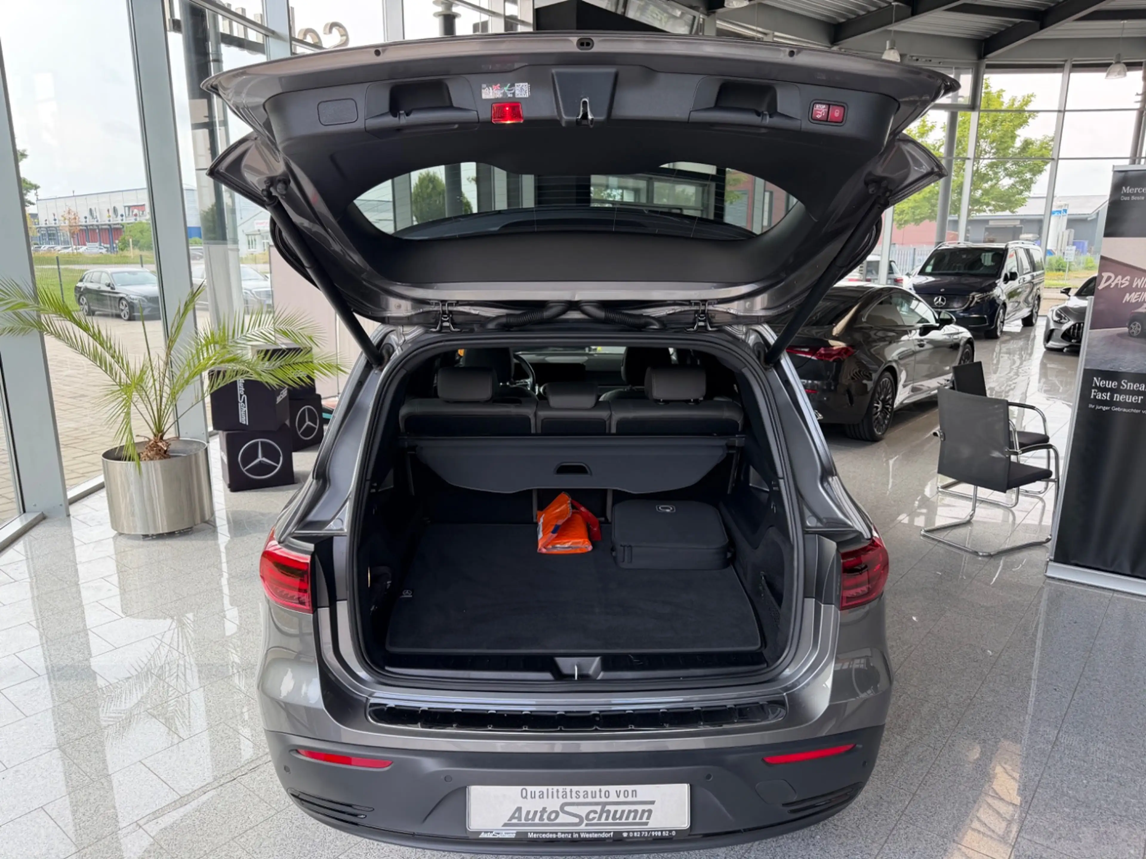 Mercedes-Benz EQB 300 4Matic 360°+Burmester+Distronic+Spur — photo 15