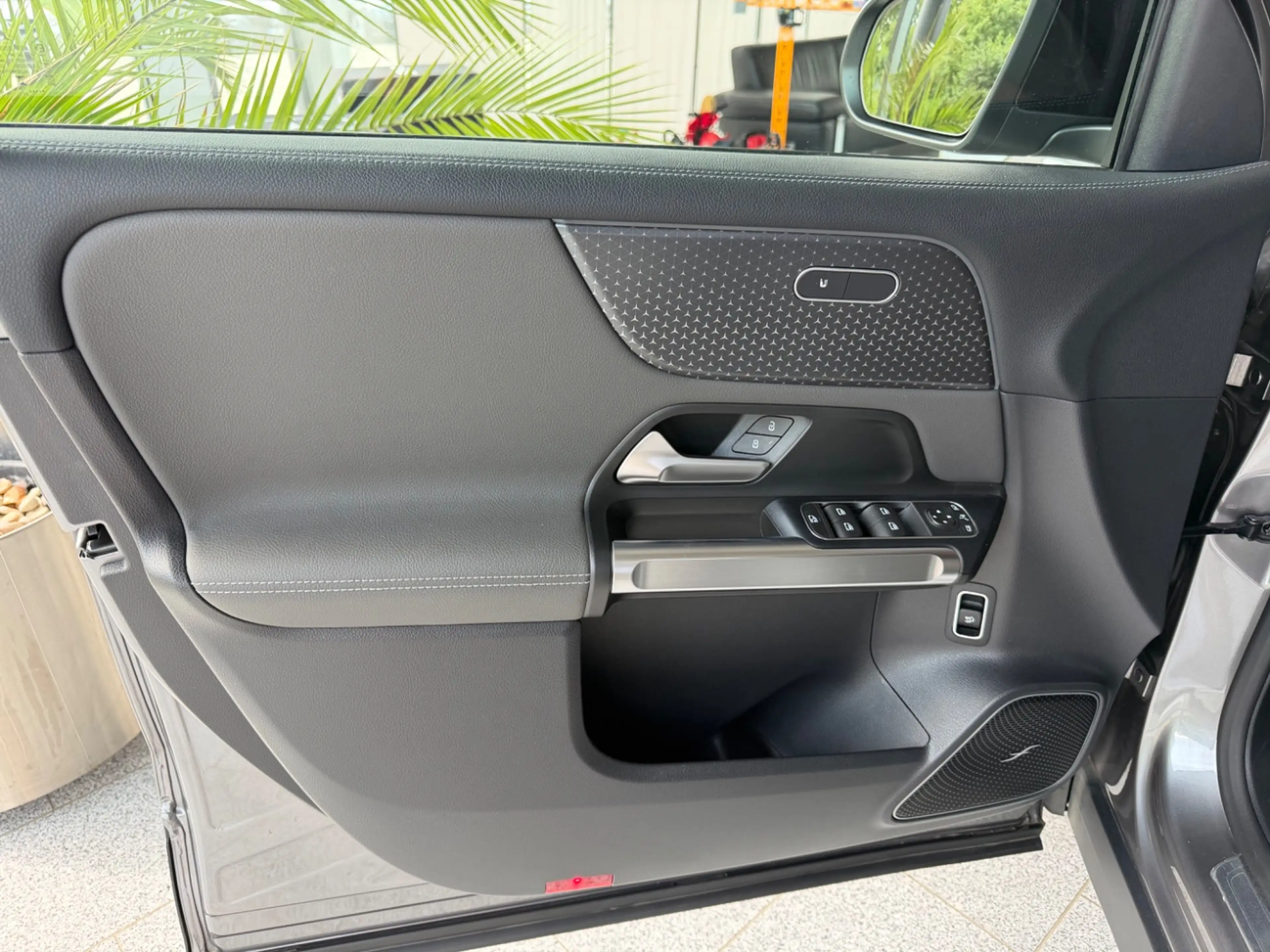 Mercedes-Benz EQB 300 4Matic 360°+Burmester+Distronic+Spur — photo 7