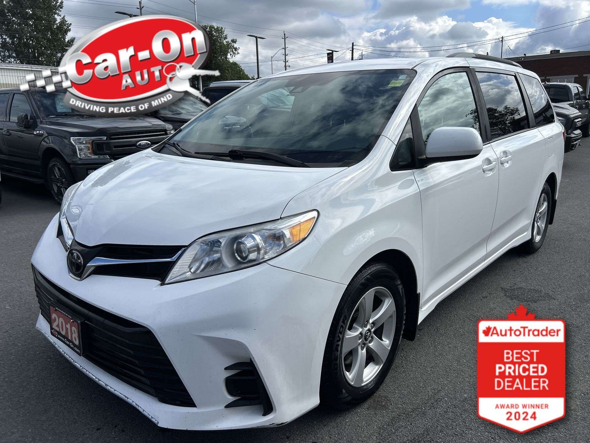 White 2018 Toyota Sienna Minivan Front-Wheel Drive Automatic