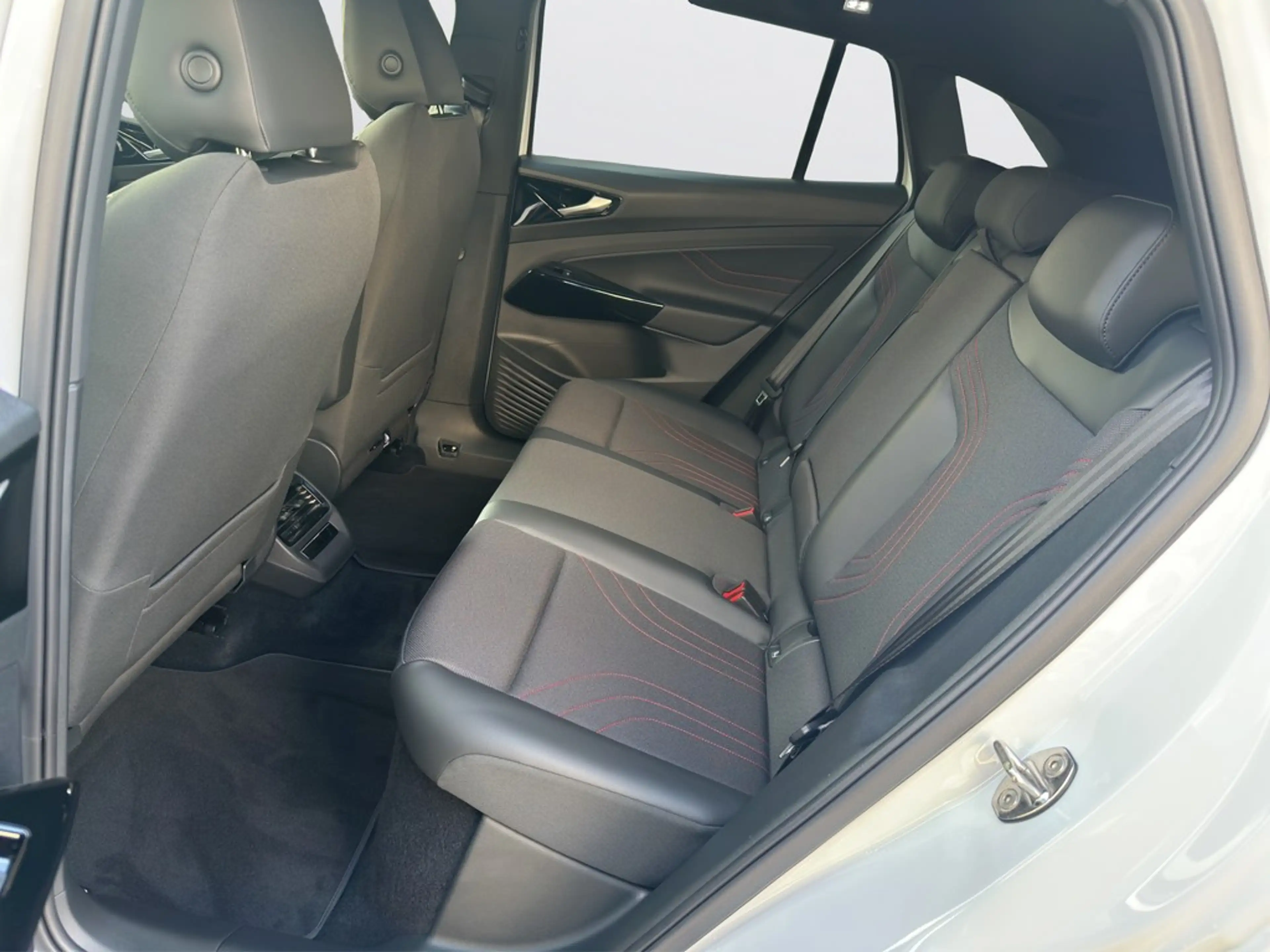 Volkswagen ID.4 GTX 4MOTION 77 kWh 1-Gang-Automatik PANO — photo 12