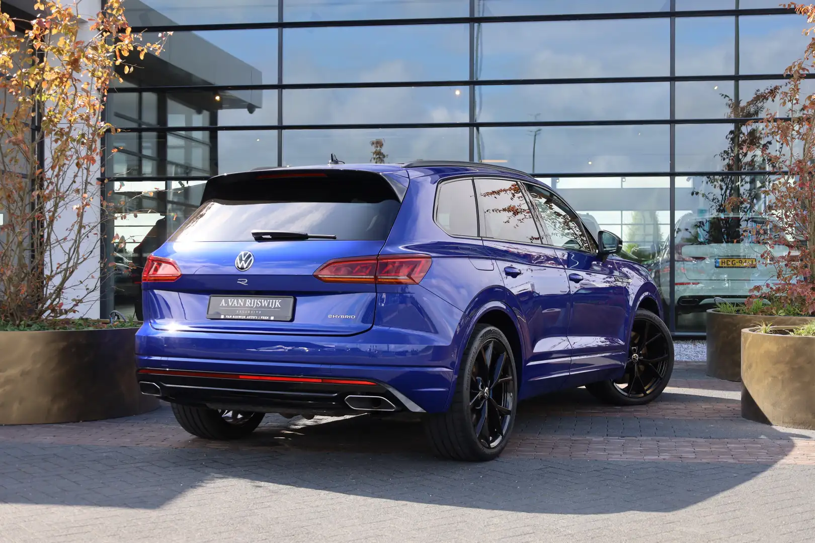 Volkswagen Touareg 3.0 TSI 462 PK 4MOTION R | PANO | STOELVENT. + MAS Blauw - 2