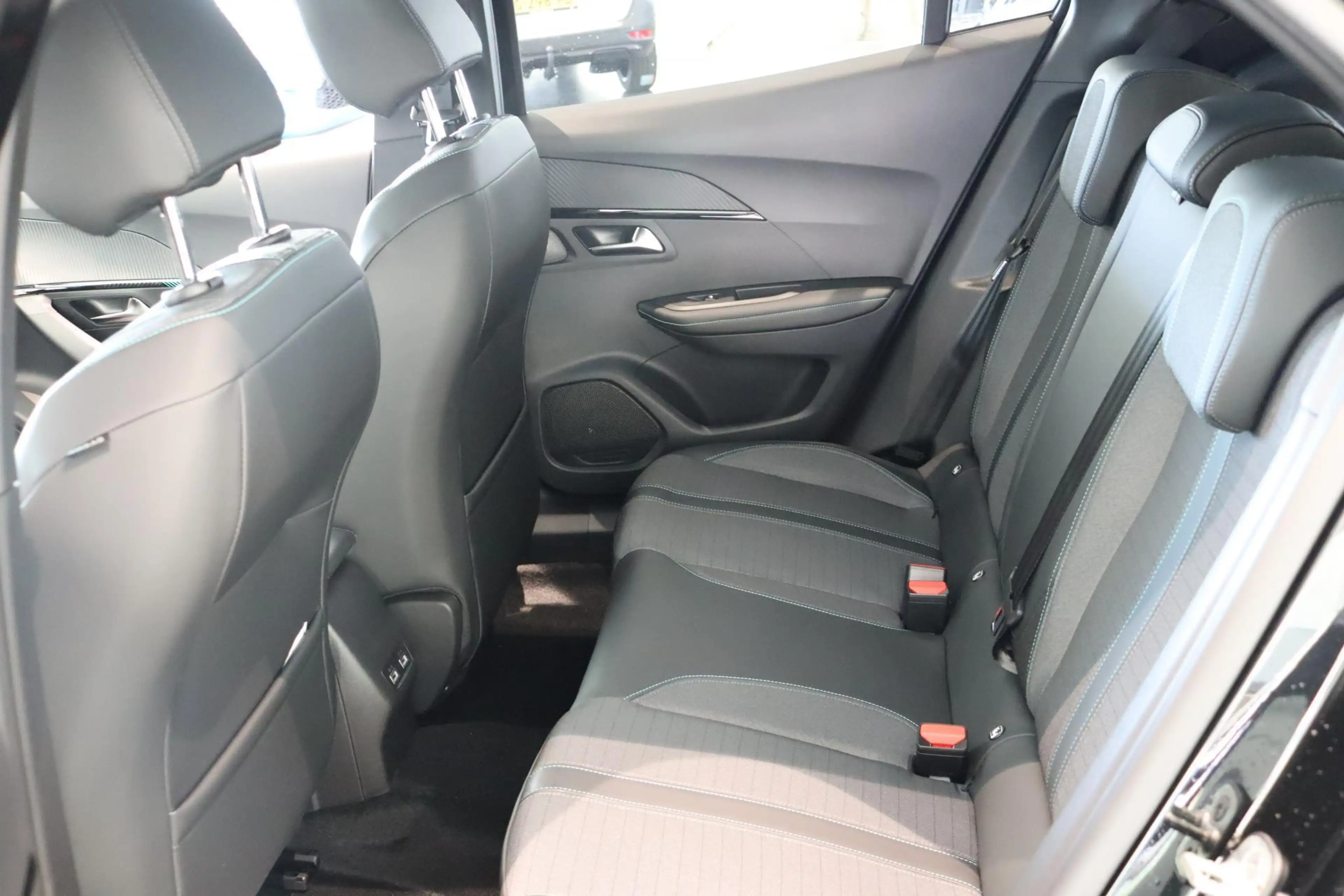 Peugeot e-2008 EV Allure Pack 50 kWh | Adaptieve Cruise Control | — photo 13