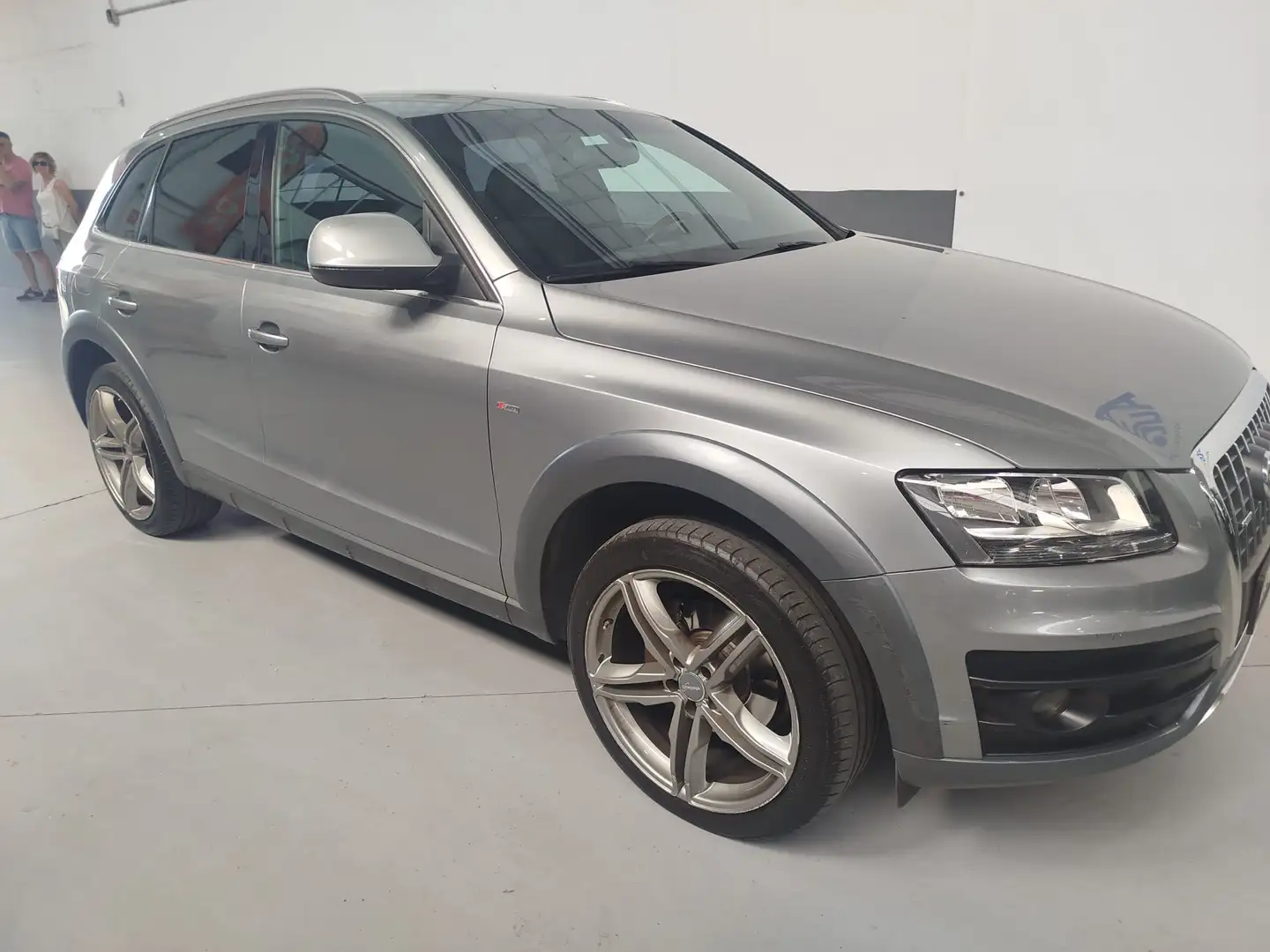 Audi Q5 Q5 2.0 TFSI quattro 211 Plateado - 1
