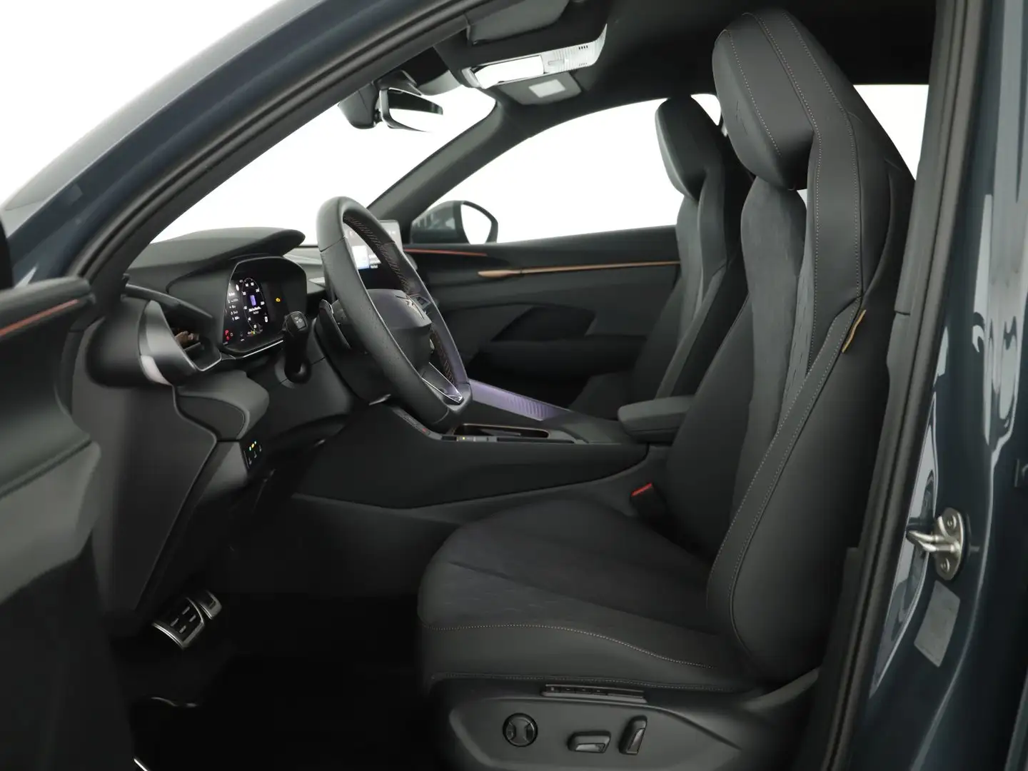 CUPRA Terramar 1.5 e-TSI 150 PS DSG Blau - 1
