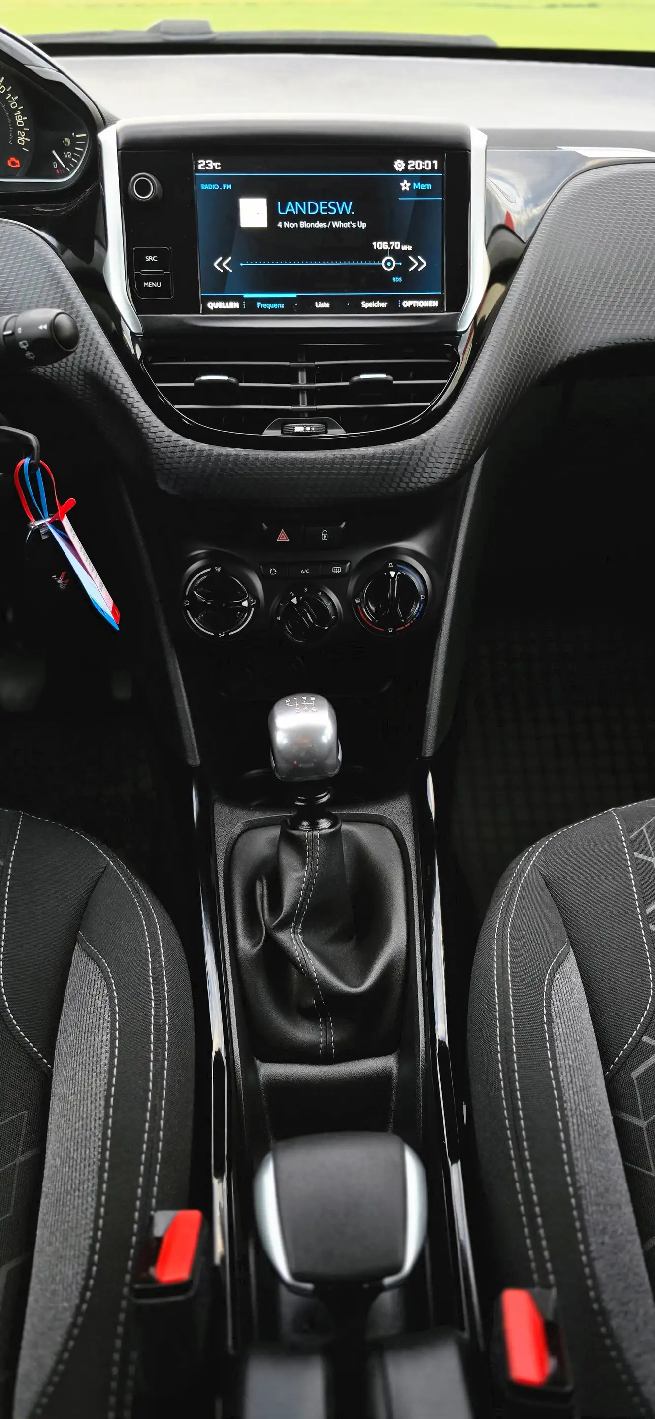 Peugeot 2008 2008 / Top Zustand / Scheckheftgepflegt — photo 13