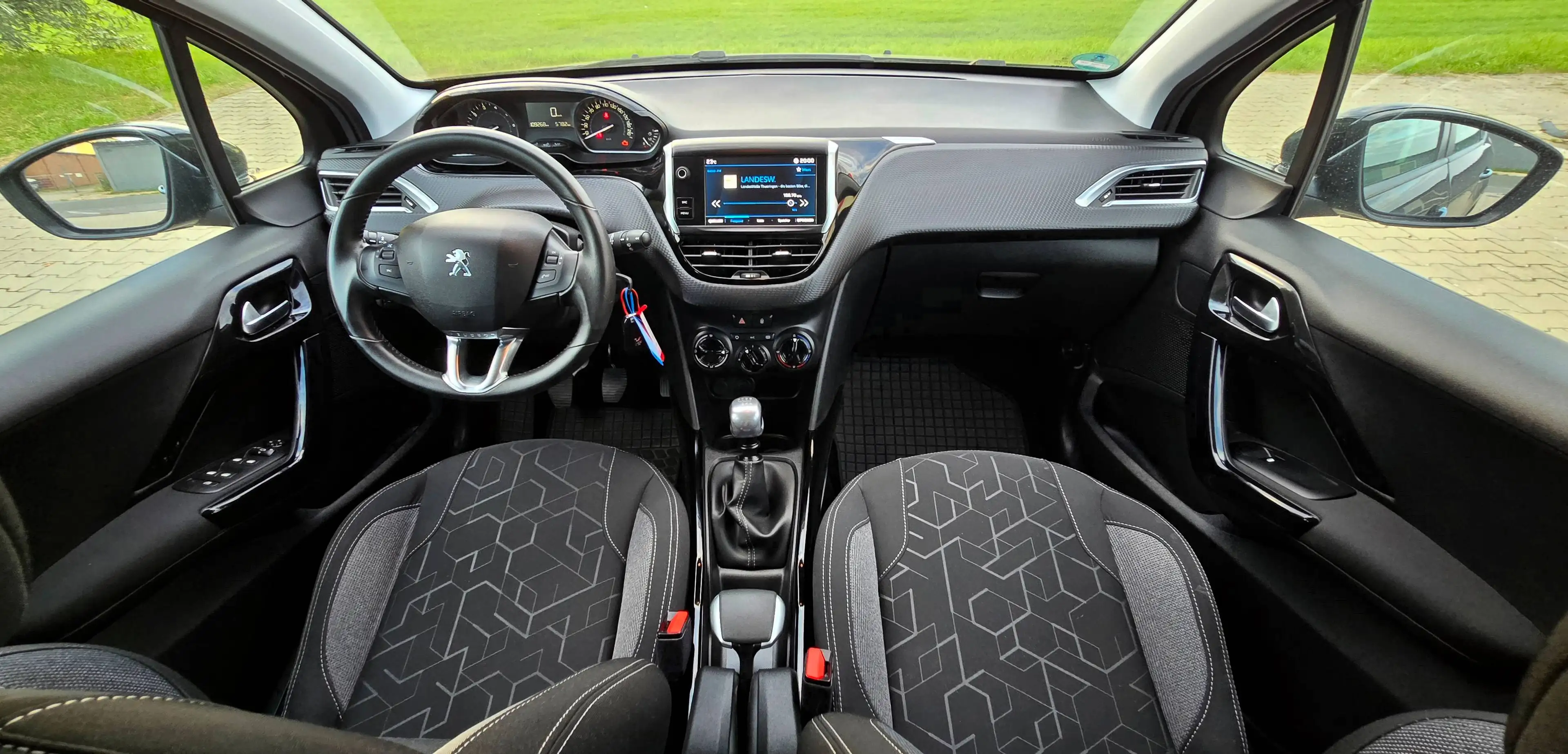 Peugeot 2008 2008 / Top Zustand / Scheckheftgepflegt — photo 11