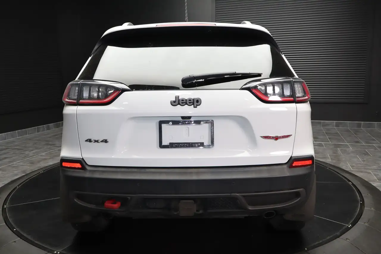 Jeep Cherokee снимка Jeep Cherokee