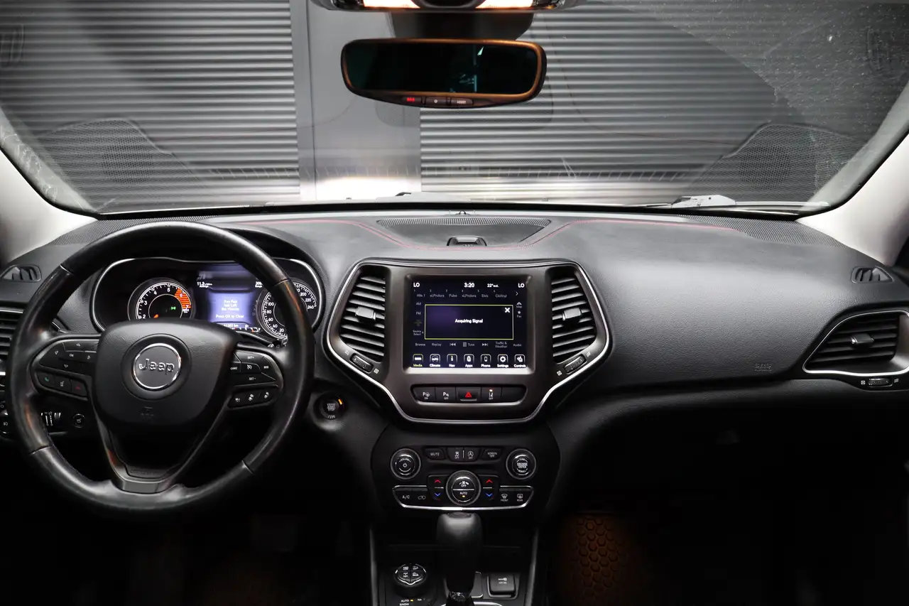 Jeep Cherokee снимка Jeep Cherokee