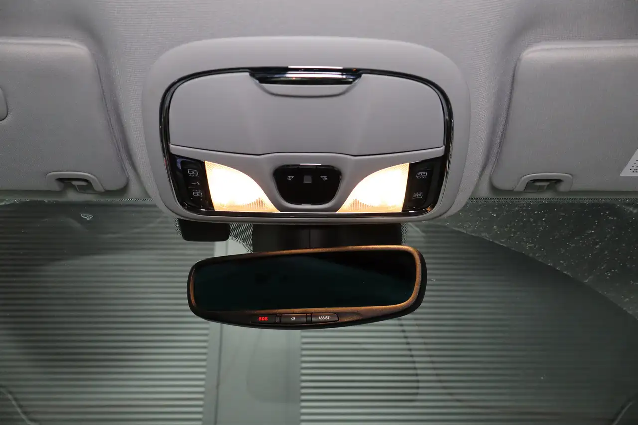 Jeep Cherokee снимка Jeep Cherokee