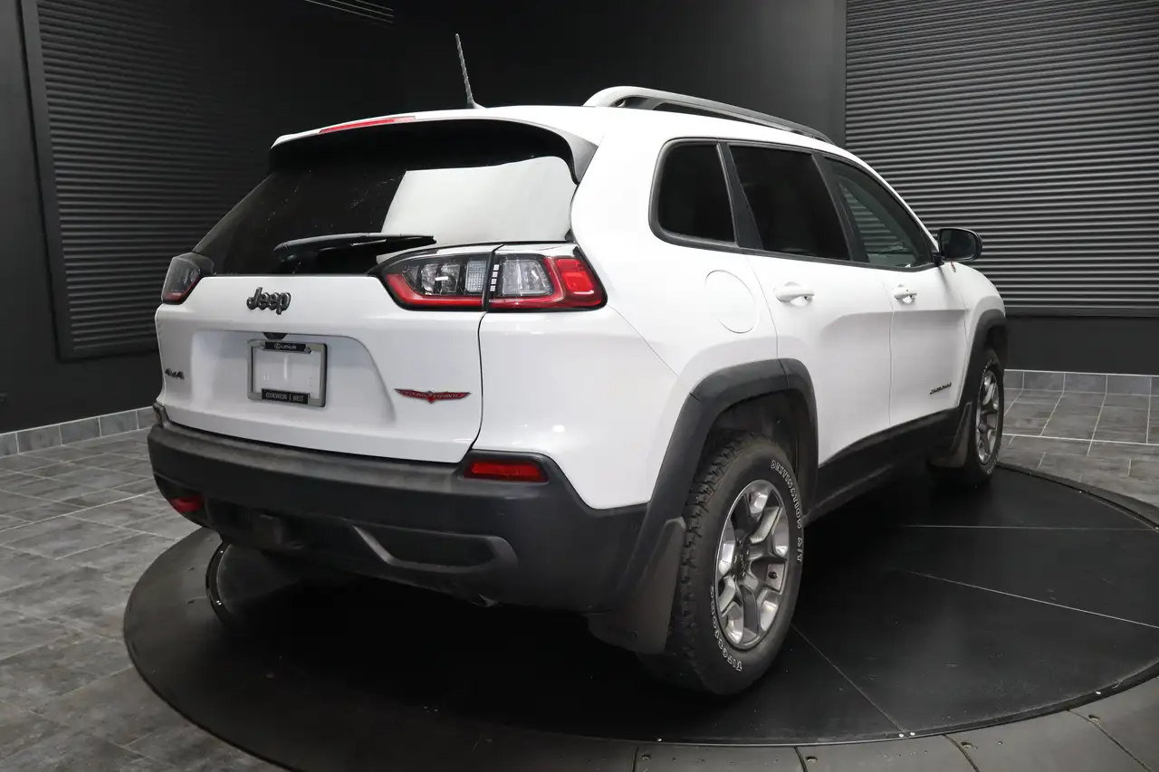 Jeep Cherokee снимка Jeep Cherokee