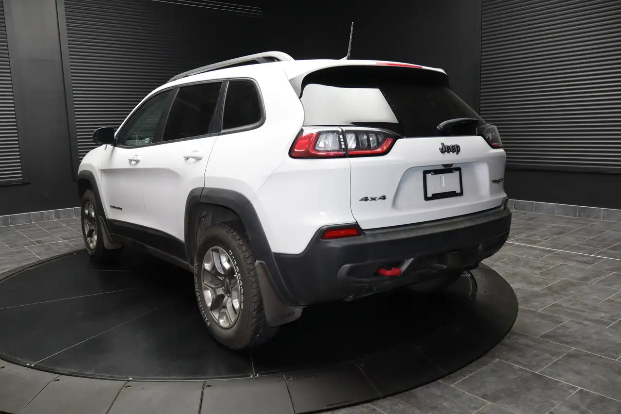 Jeep Cherokee снимка Jeep Cherokee