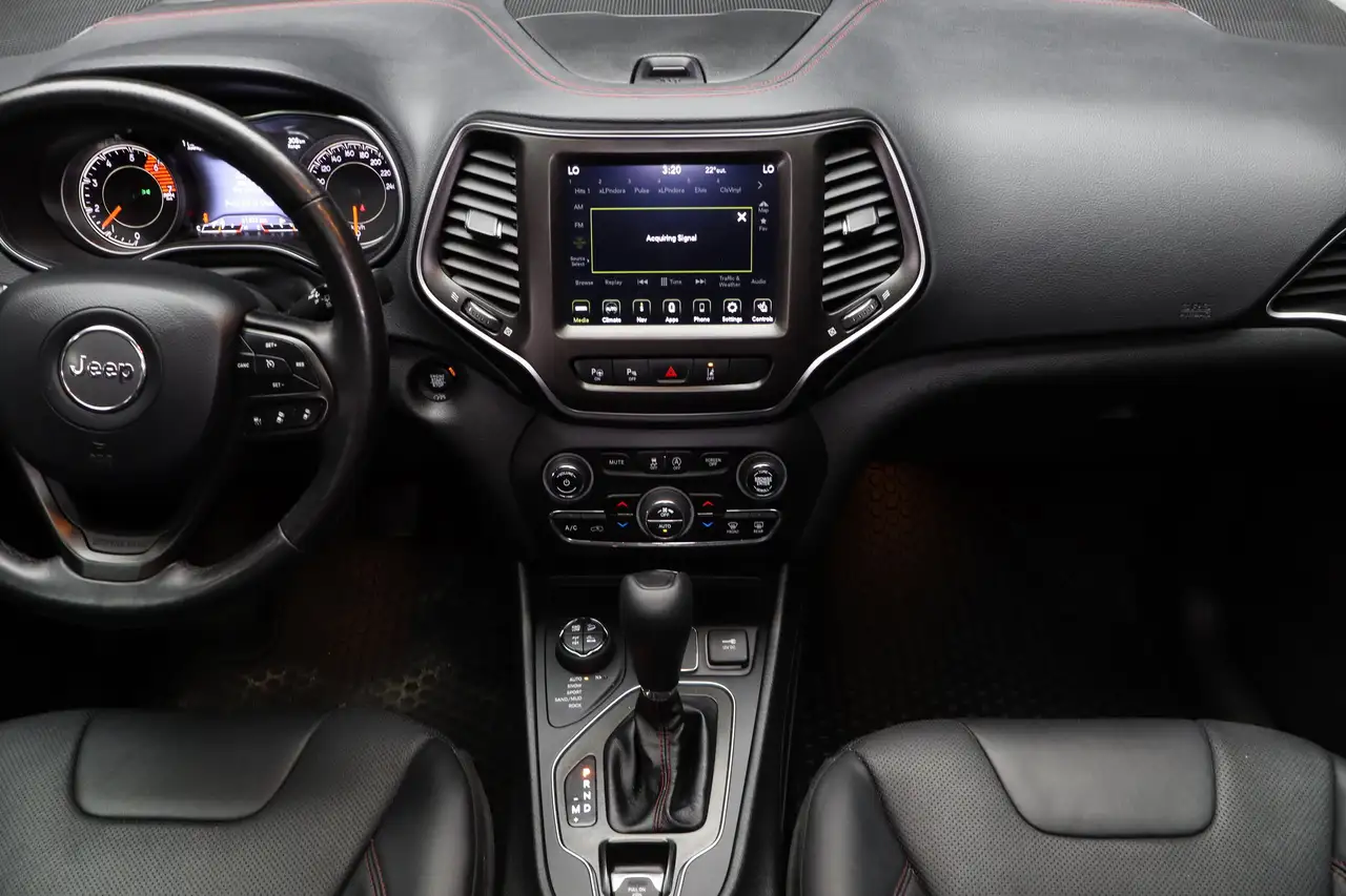 Jeep Cherokee снимка Jeep Cherokee