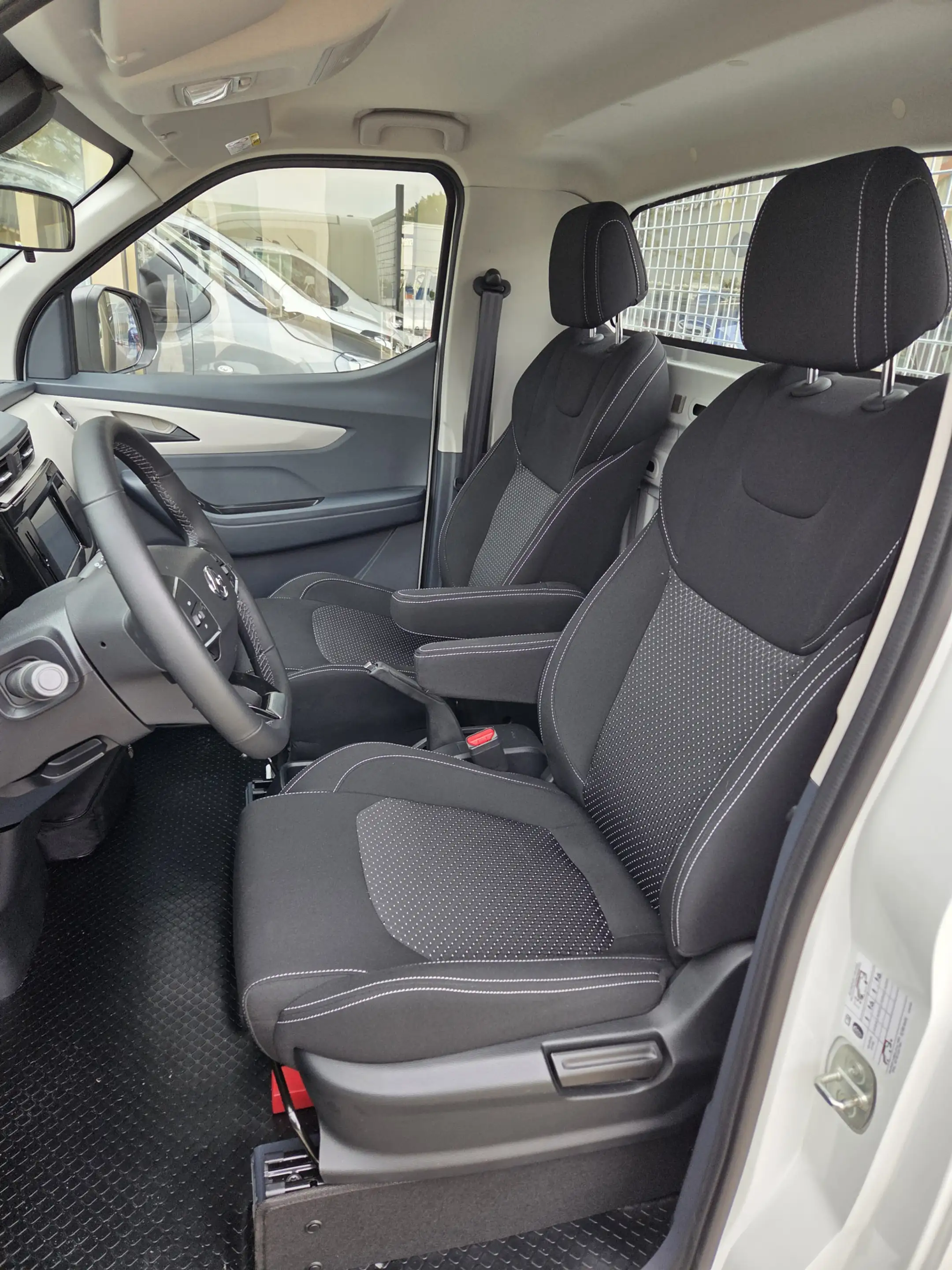 Maxus eDeliver 3 L2 50 kWh Open laadbak / Pick-up Airco Achteruitri — photo 13