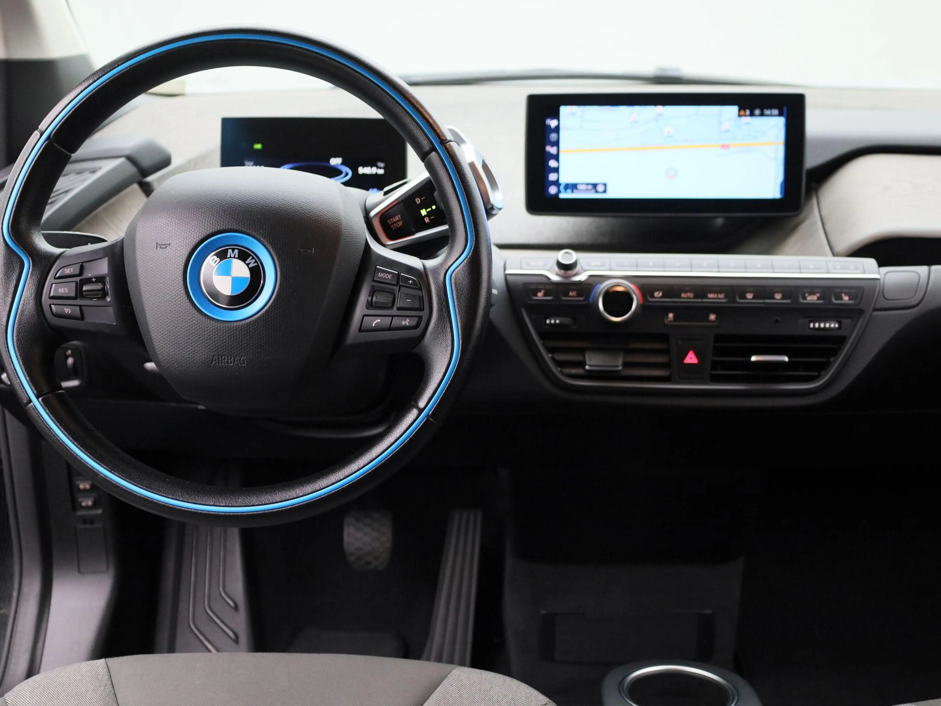 BMW i3 S 120Ah 42 kWh AUTOMAAT | NAVIGATIE | STOELVERWARM — photo 7