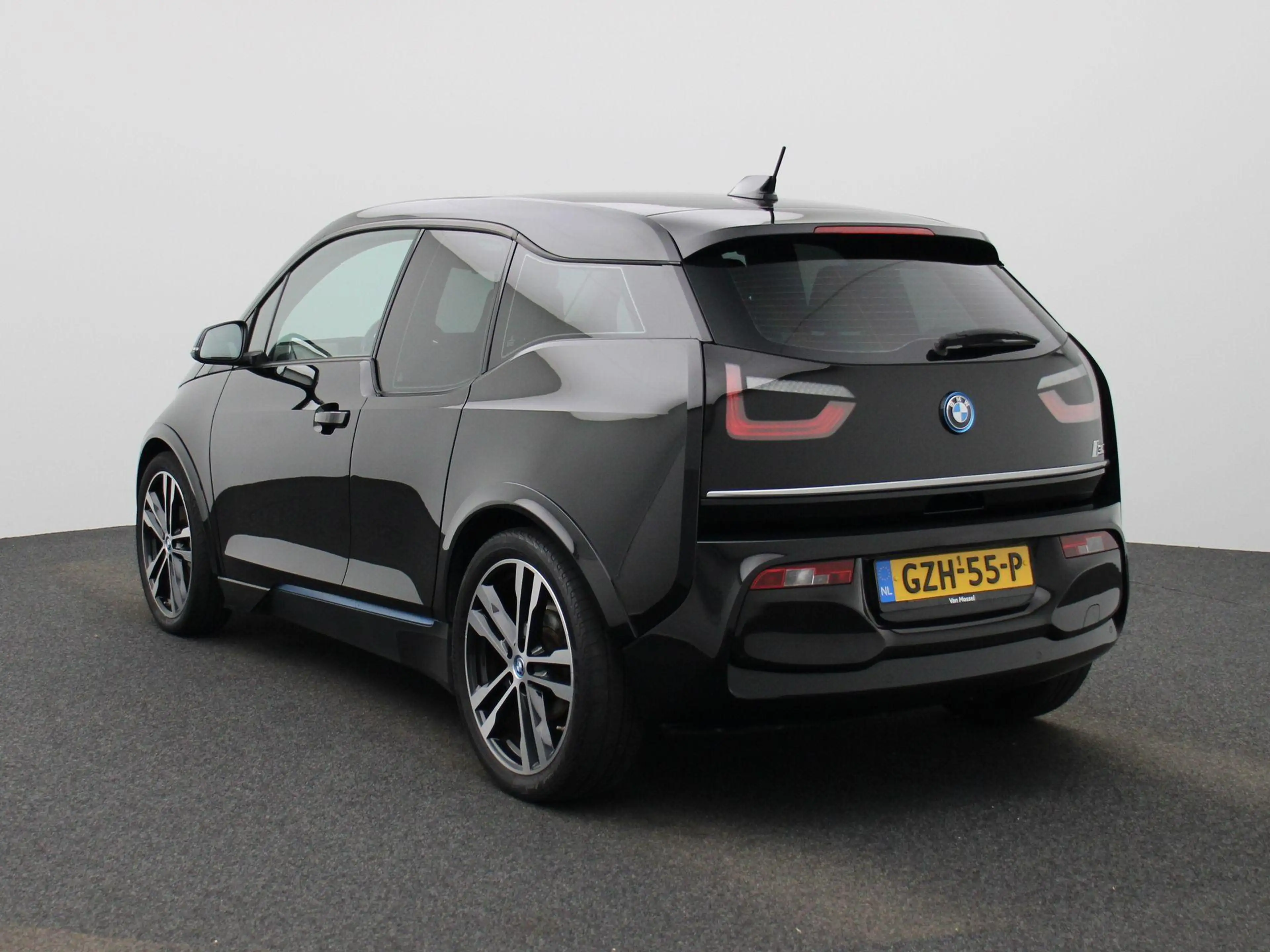 BMW i3 S 120Ah 42 kWh AUTOMAAT | NAVIGATIE | STOELVERWARM — photo 2