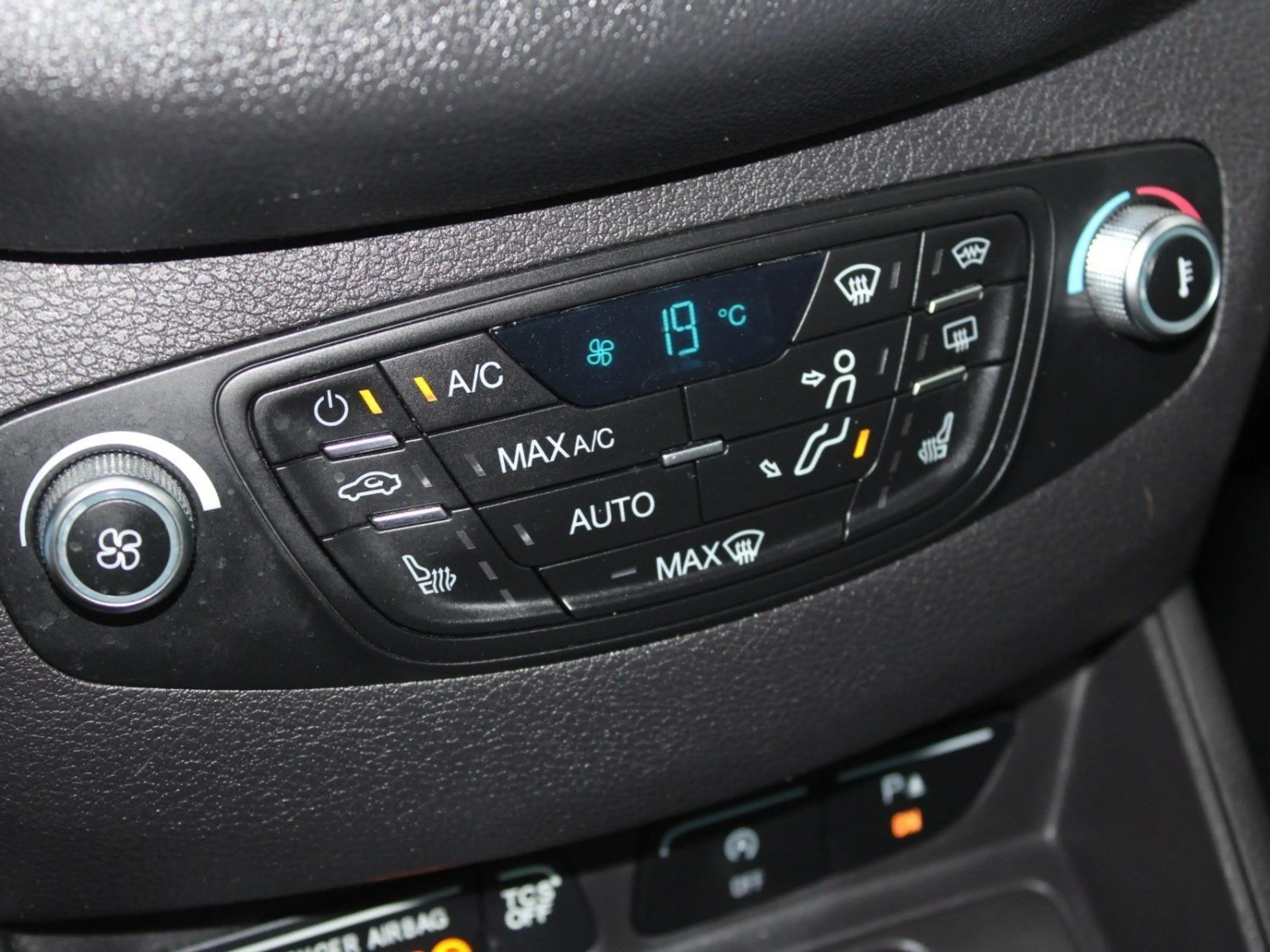 Ford Tourneo Courier Titanium - Winter-Paket - Navi — photo 11