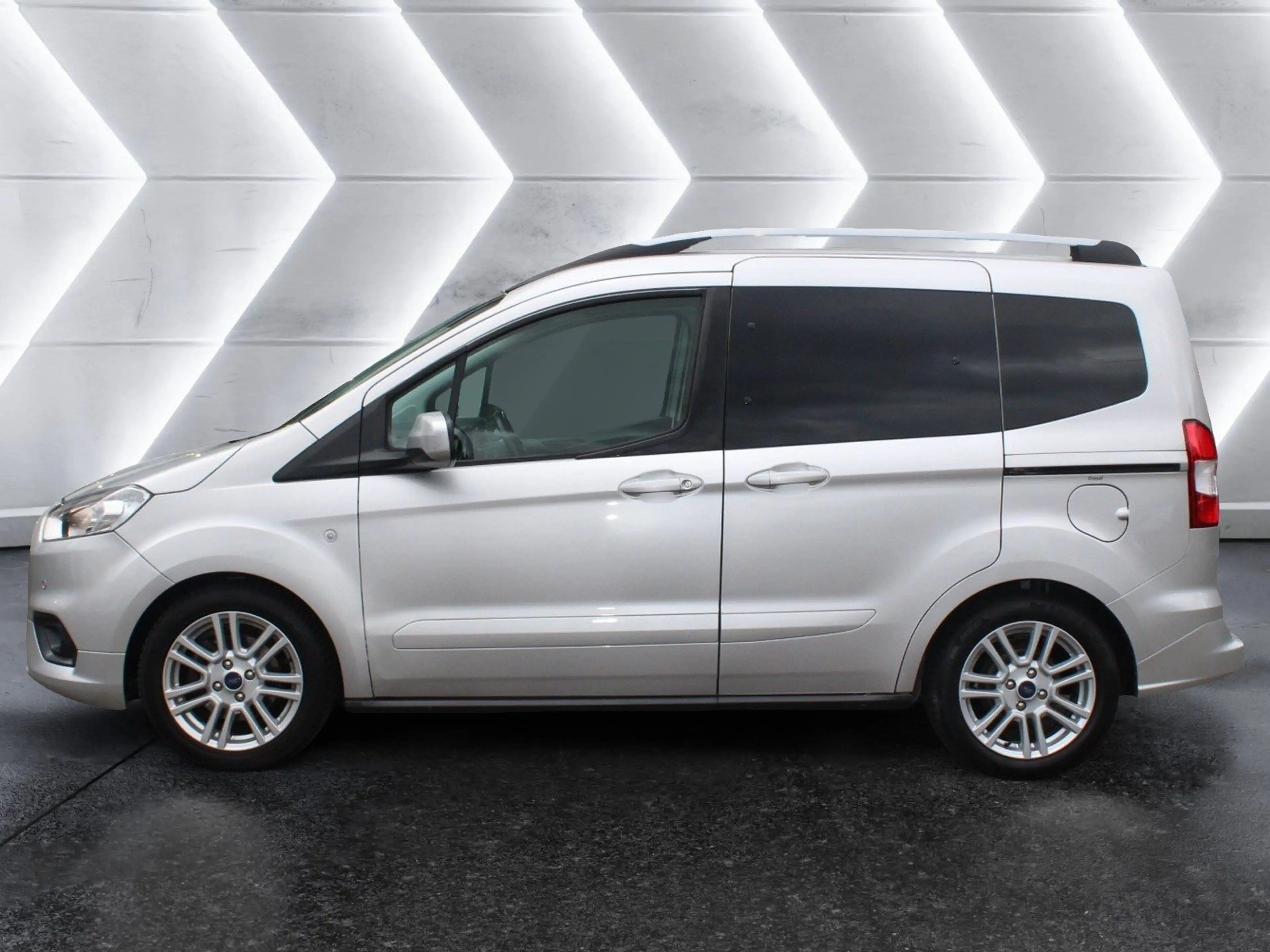 Ford Tourneo Courier Titanium - Winter-Paket - Navi — photo 2