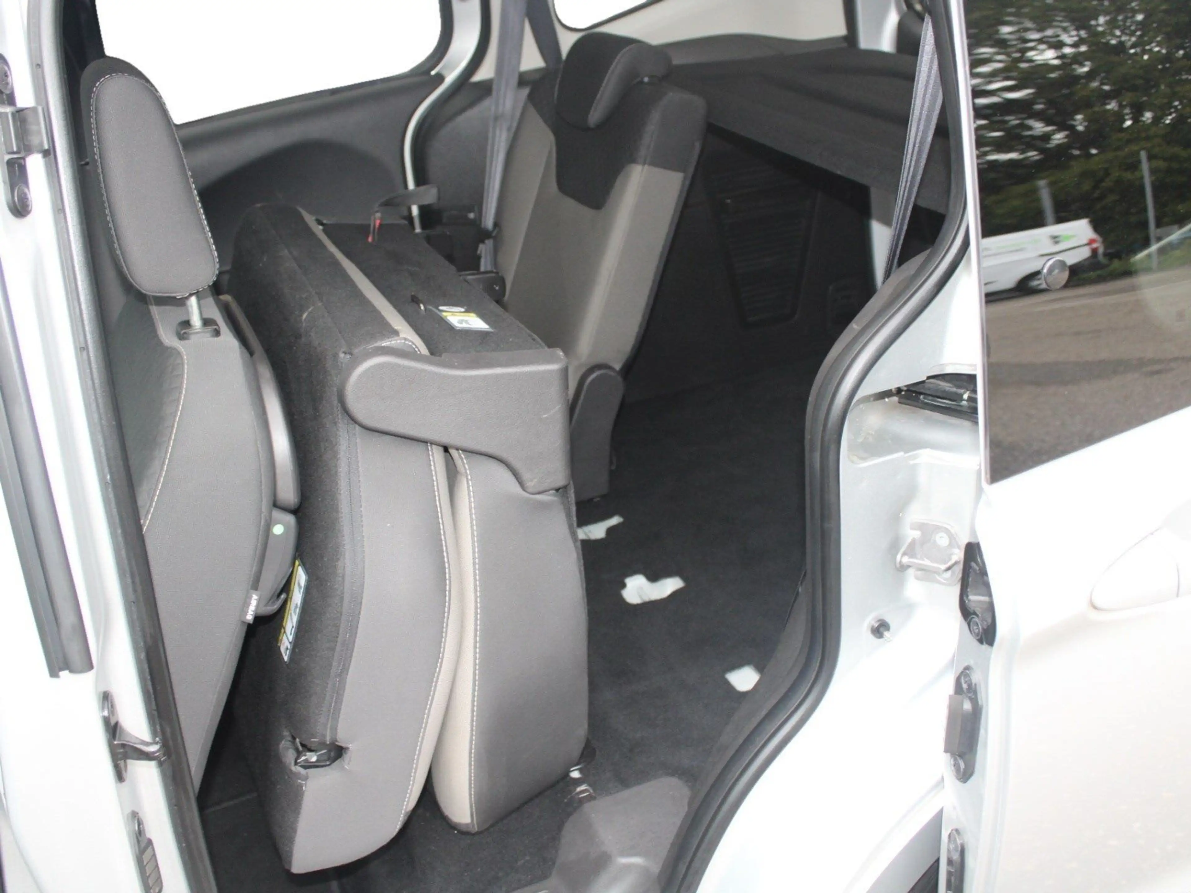 Ford Tourneo Courier Titanium - Winter-Paket - Navi — photo 14