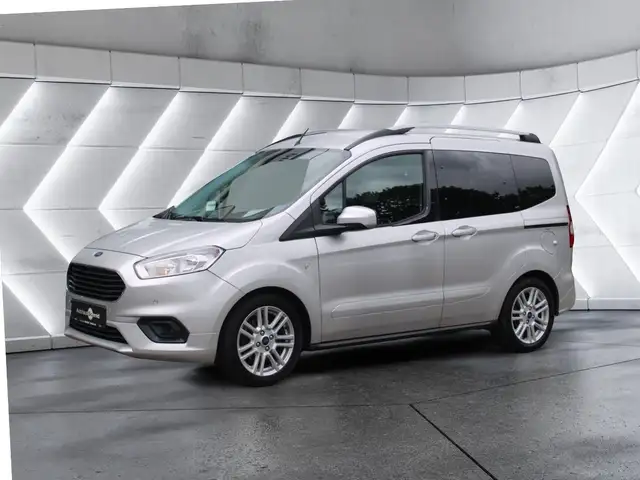 Ford Tourneo Courier Titanium - Winter-Paket - Navi