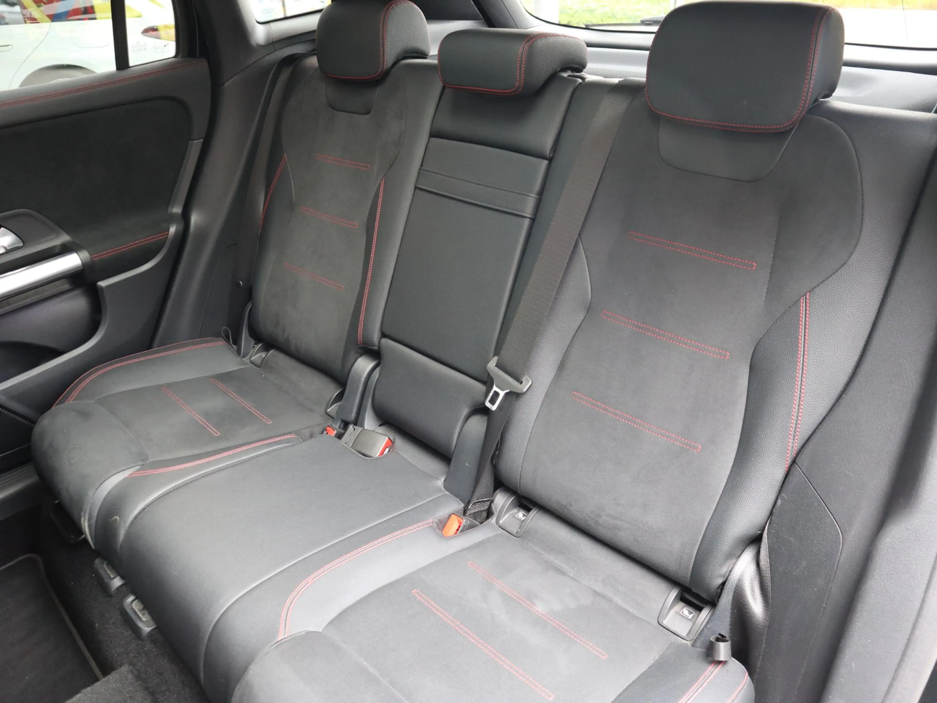 Mercedes-Benz GLA 200 Business Solution AMG l Trekhaak l Stoelverwarming — photo 13