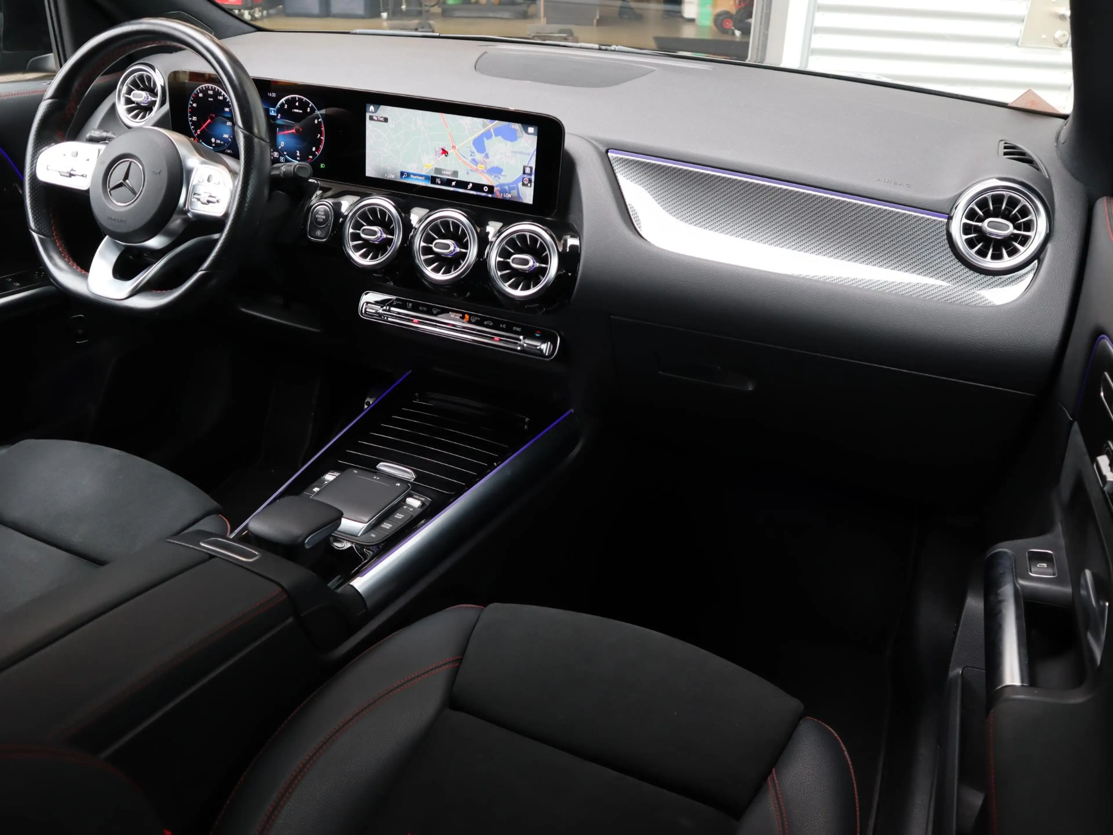 Mercedes-Benz GLA 200 Business Solution AMG l Trekhaak l Stoelverwarming — photo 3