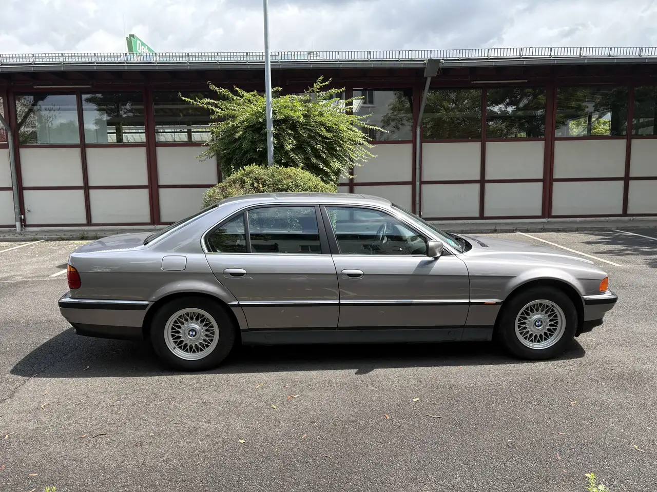 BMW 728iA, foto 2