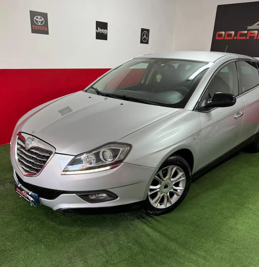 Lancia Delta 1.6 mjt Argento 120cv dpf - 1