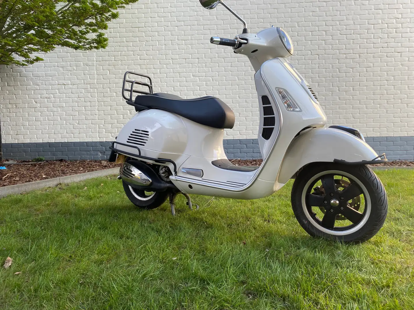 Piaggio GTS 125 Wit - 1