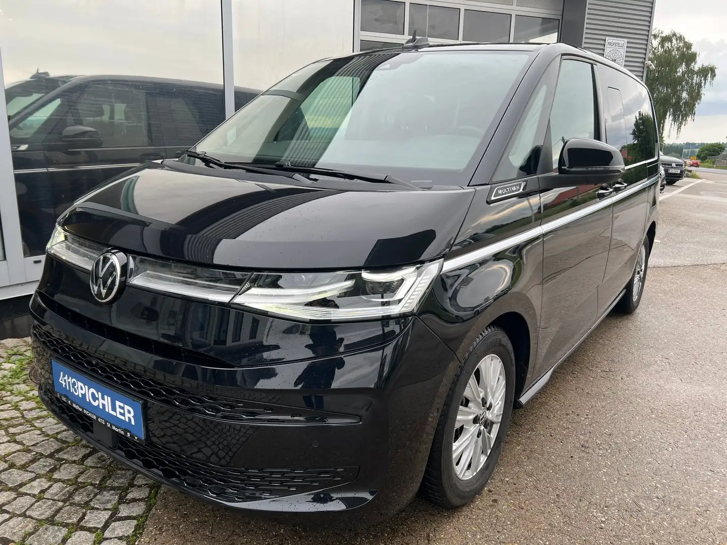 Volkswagen T7 Multivan VW T7 Multivan Style eHybrid 180 kW 4MOTION Schwarz - 1