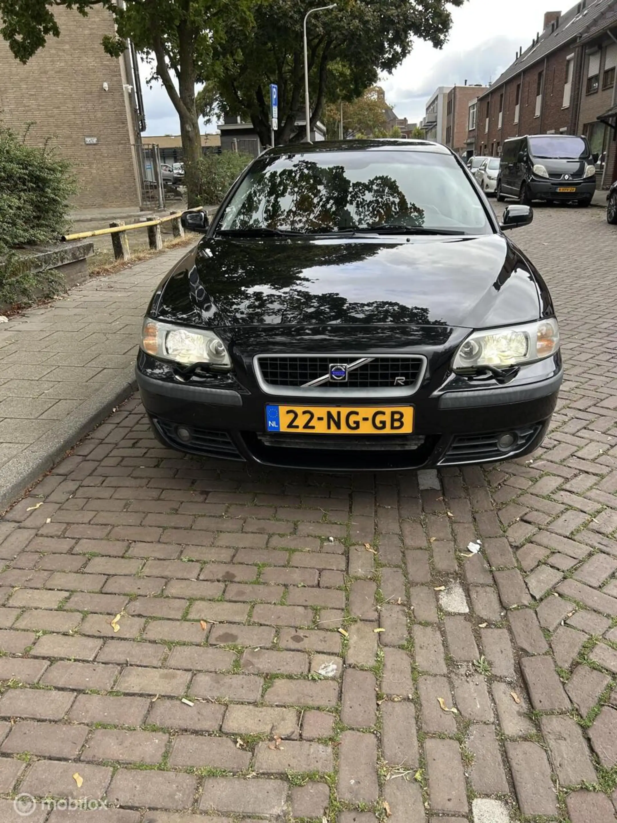 Volvo V70 2.5 R Geartronic — photo 2