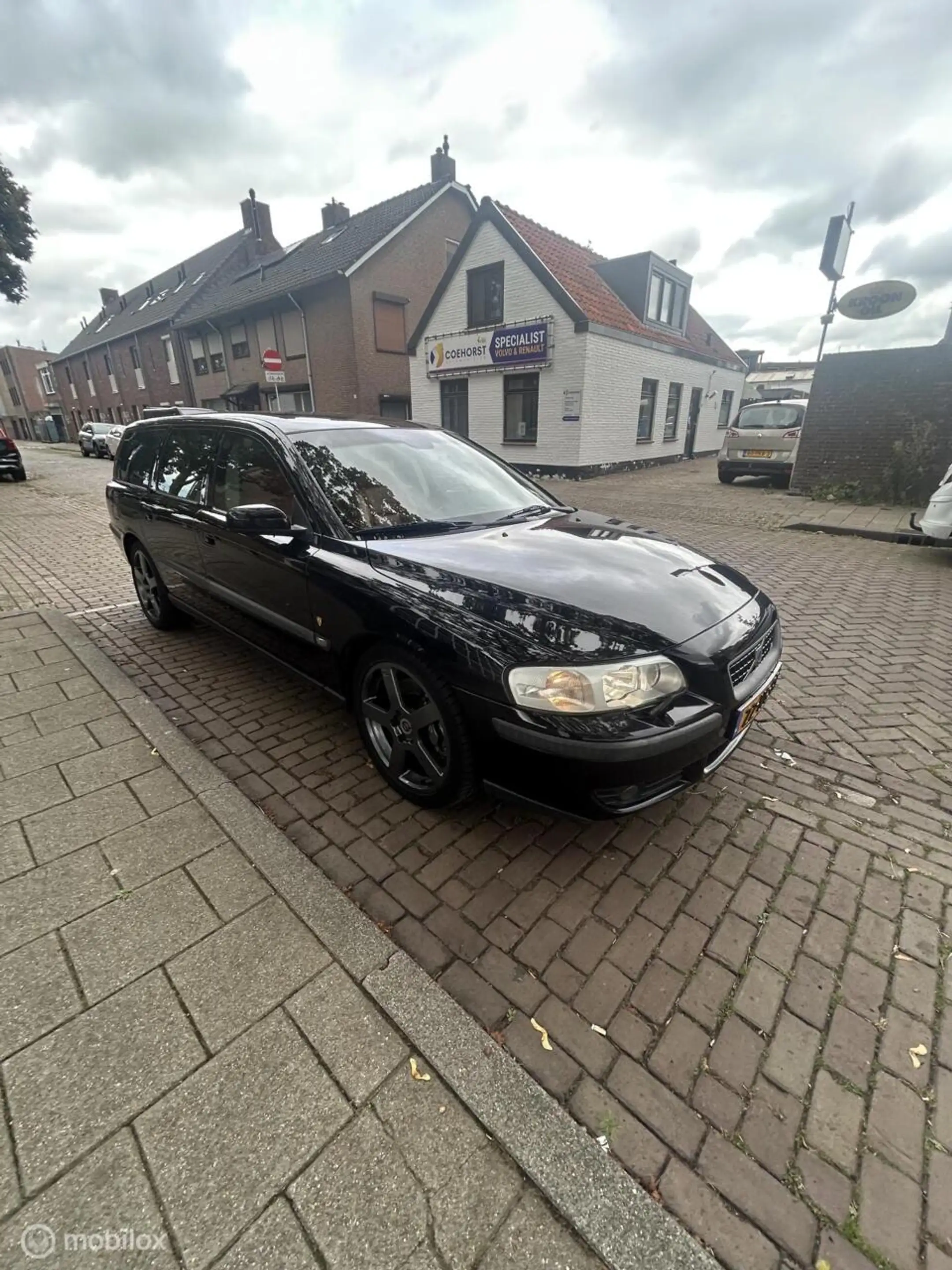 Volvo V70 2.5 R Geartronic — photo 11