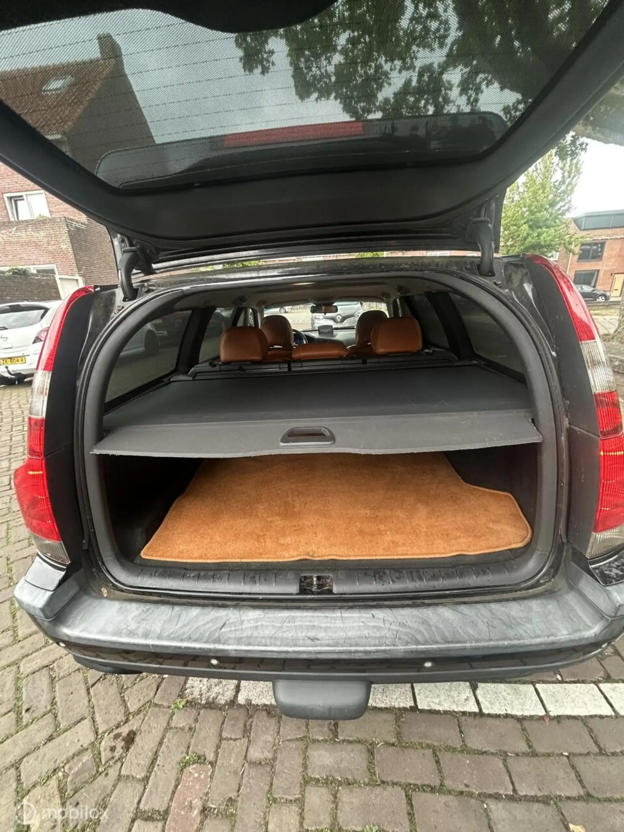 Volvo V70 2.5 R Geartronic — photo 13
