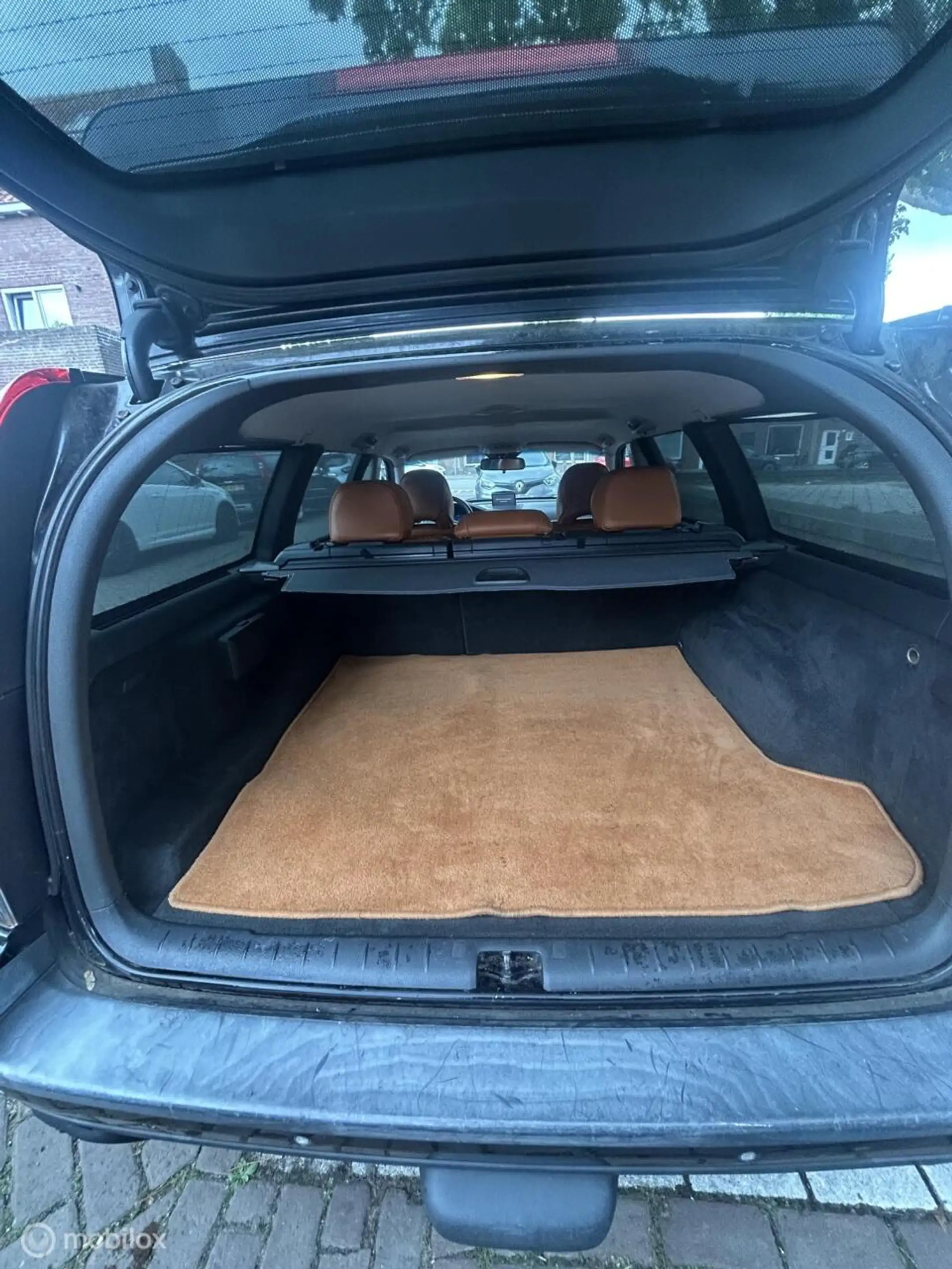 Volvo V70 2.5 R Geartronic — photo 14