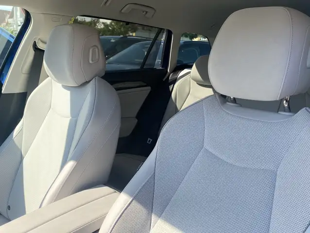 Volkswagen Passat view 9