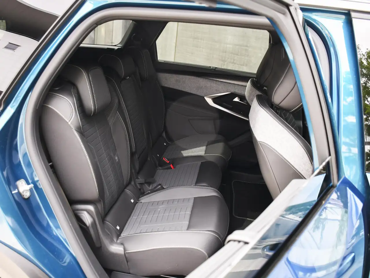 Peugeot 5008 2026 — фото 12