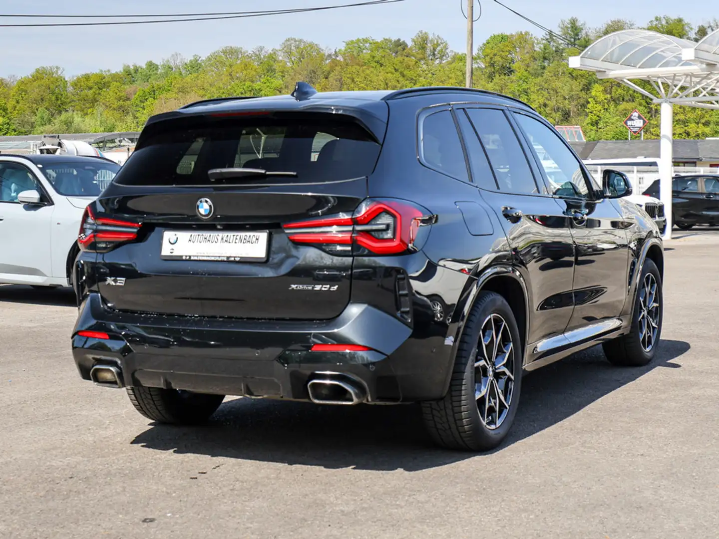 BMW X3 xDrive 30d M-Sport PANO AHK HUD LASER ACC Zwart - 2