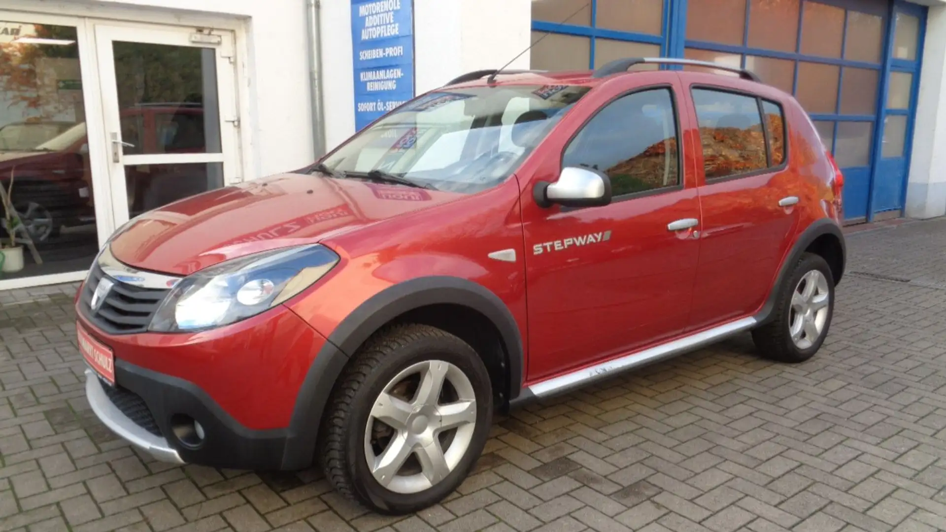 Dacia Sandero 1.6 MPI 85 Stepway GJR wenig Km Rot - 1