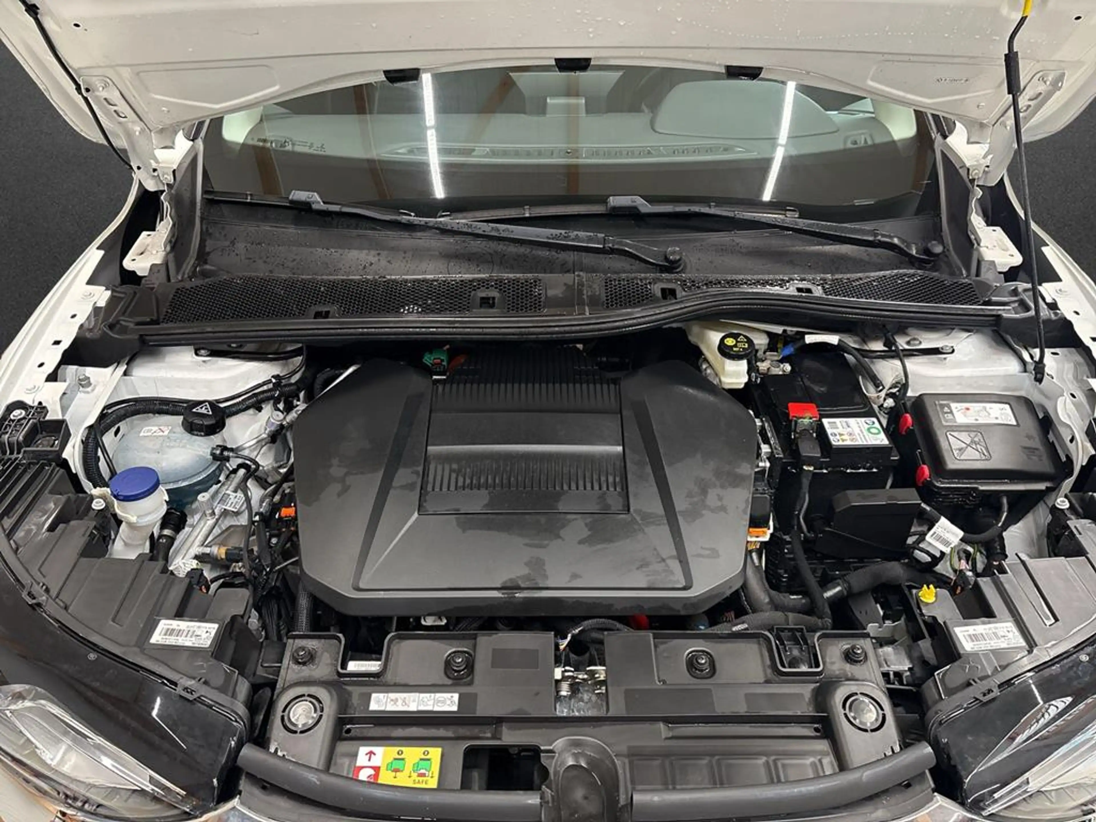 DS Automobiles DS 3 Crossback E-Tense Toits de Paris — photo 5