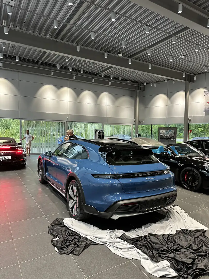 Porsche Taycan 4 Cross Turismo. Porsche garantie, Leasingfähig Blau - 2