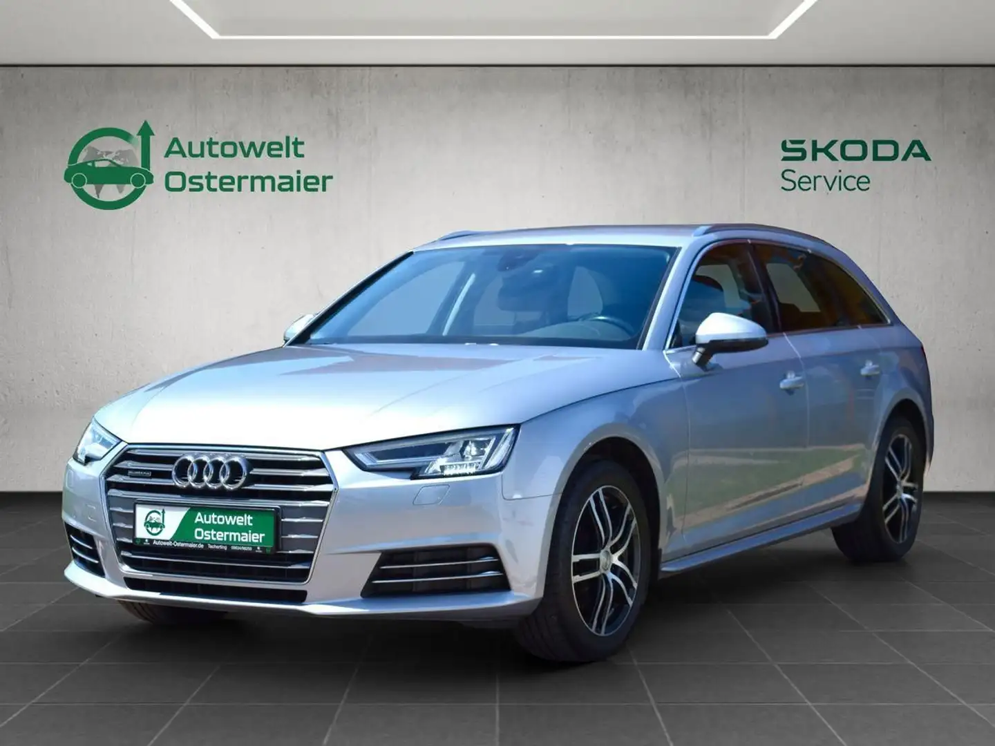 Audi A4 2.0 TDI Quattro S-tronic*sport*AHK schwenkb.* Silver - 1