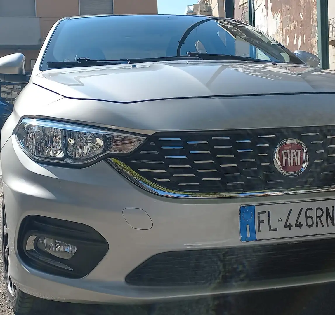 Fiat Tipo Tipo 4 porte II 2016 4p 1.4 tjt Lounge Gpl 120cv Silber - 1