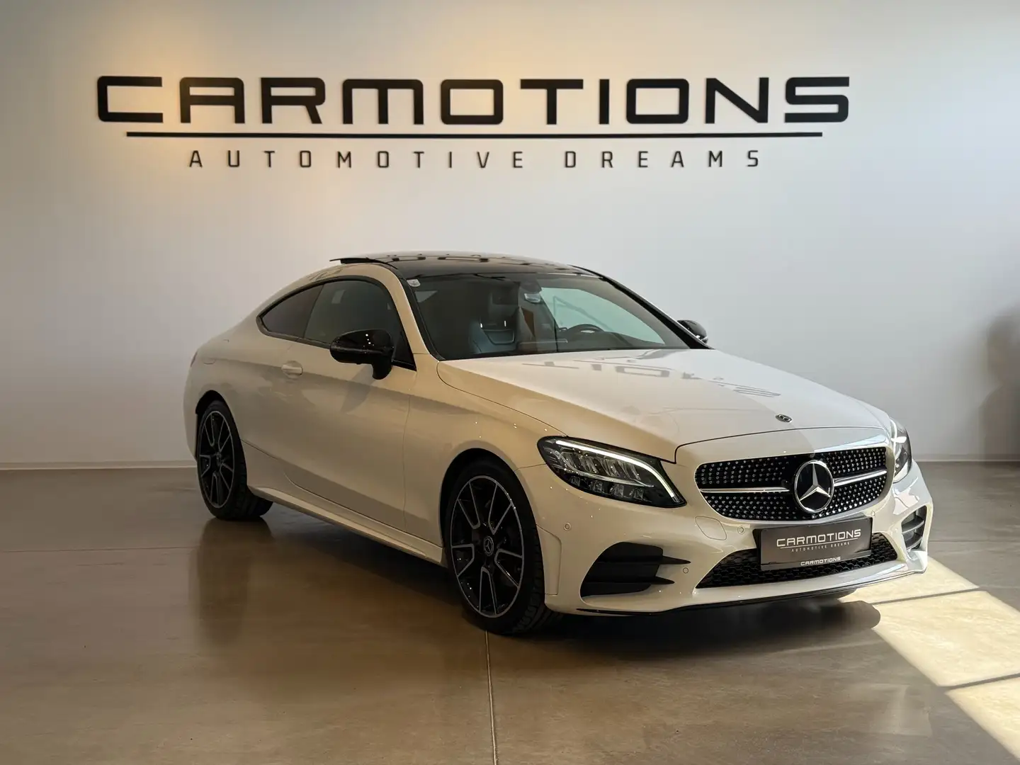 Mercedes-Benz C 200 AMG | Panoramadach | Digitalckp | 360 Grad | Weiß - 2