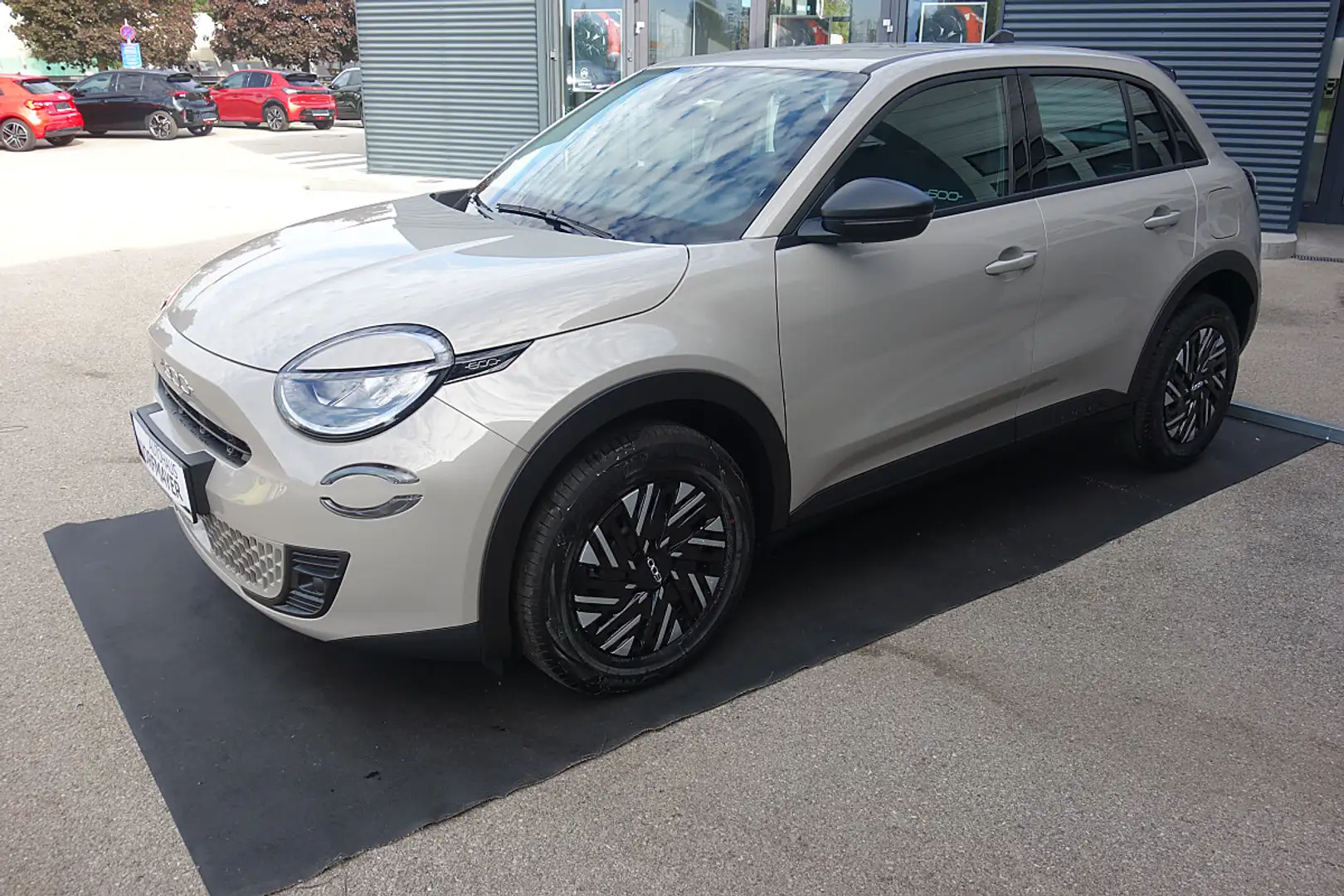 Fiat 600 T-GEN 3 Hybrid mHEV 145 6-Gang eDCT Beige - 1